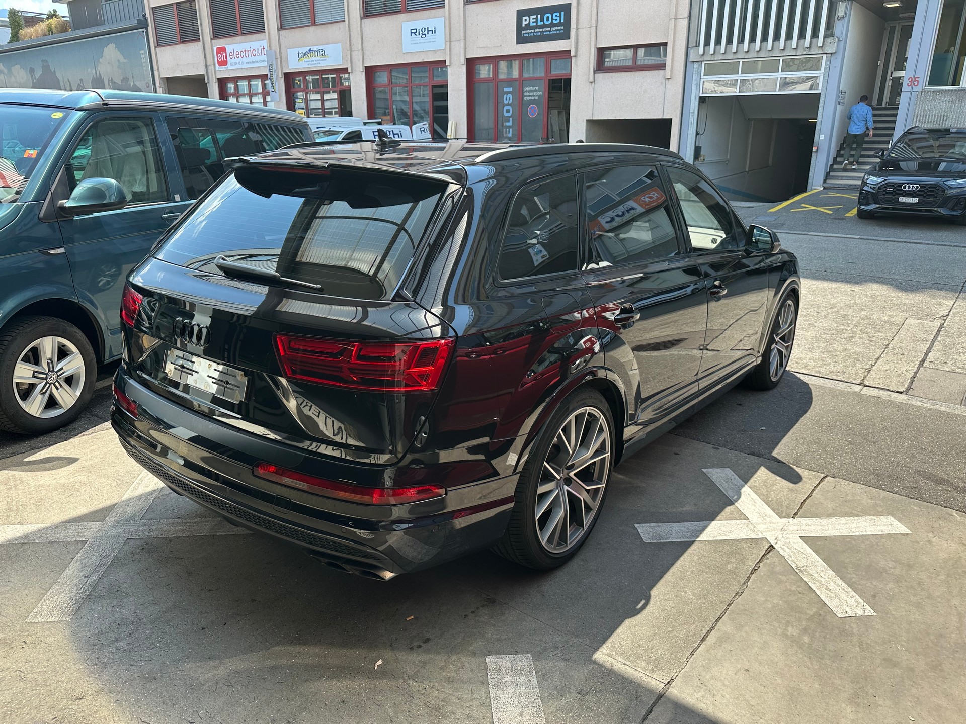 AUDI SQ7 4.0 TDI quattro tiptronic-image-10