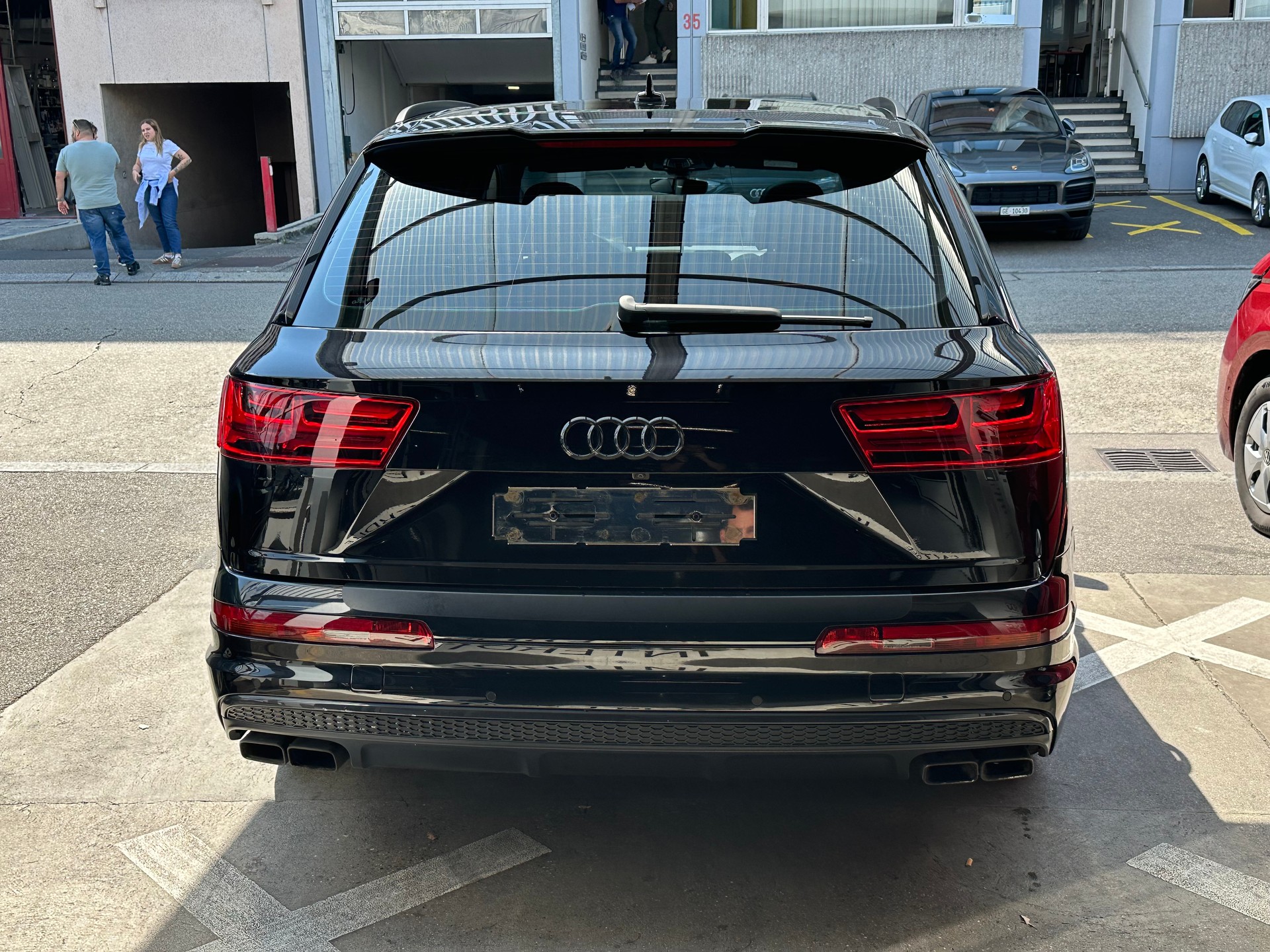 AUDI SQ7 4.0 TDI quattro tiptronic-image-9