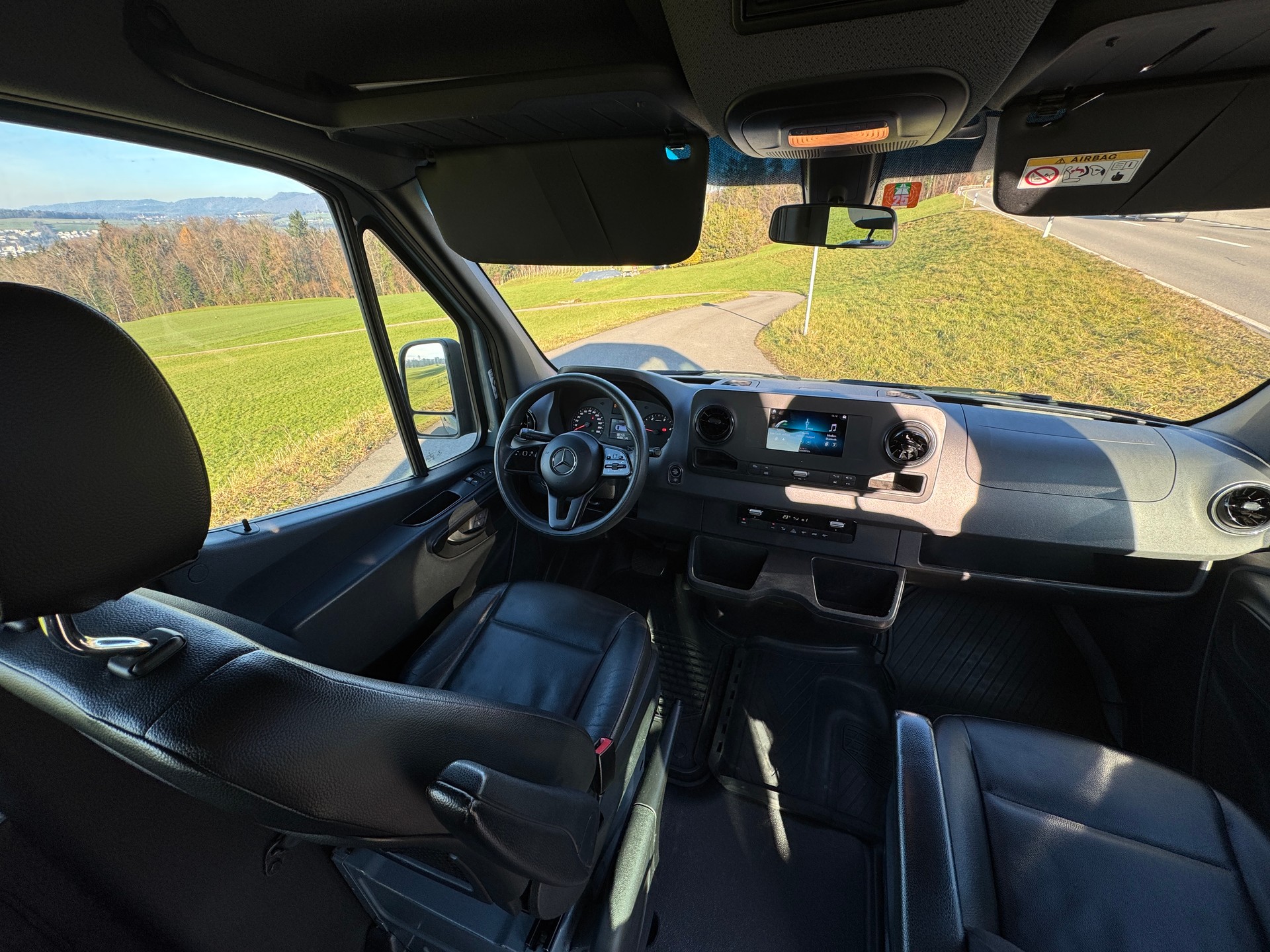 MERCEDES-BENZ 211-image-6