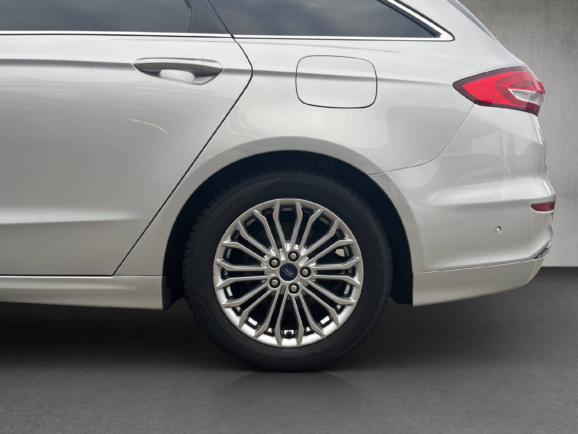 FORD Mondeo Station Wagon 2.0 HEV 187 Titanium-image-23
