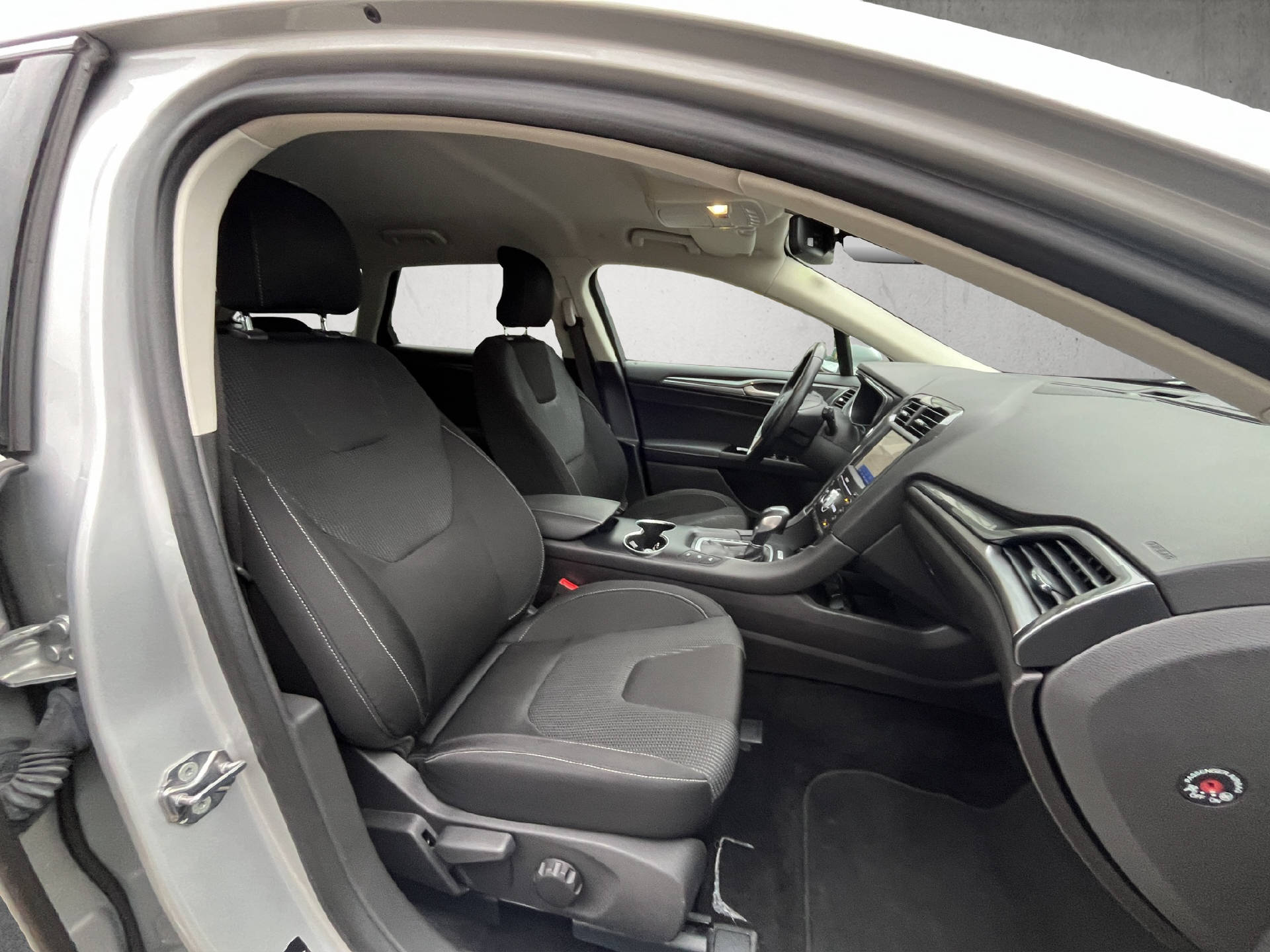 FORD Mondeo Station Wagon 2.0 HEV 187 Titanium-image-18