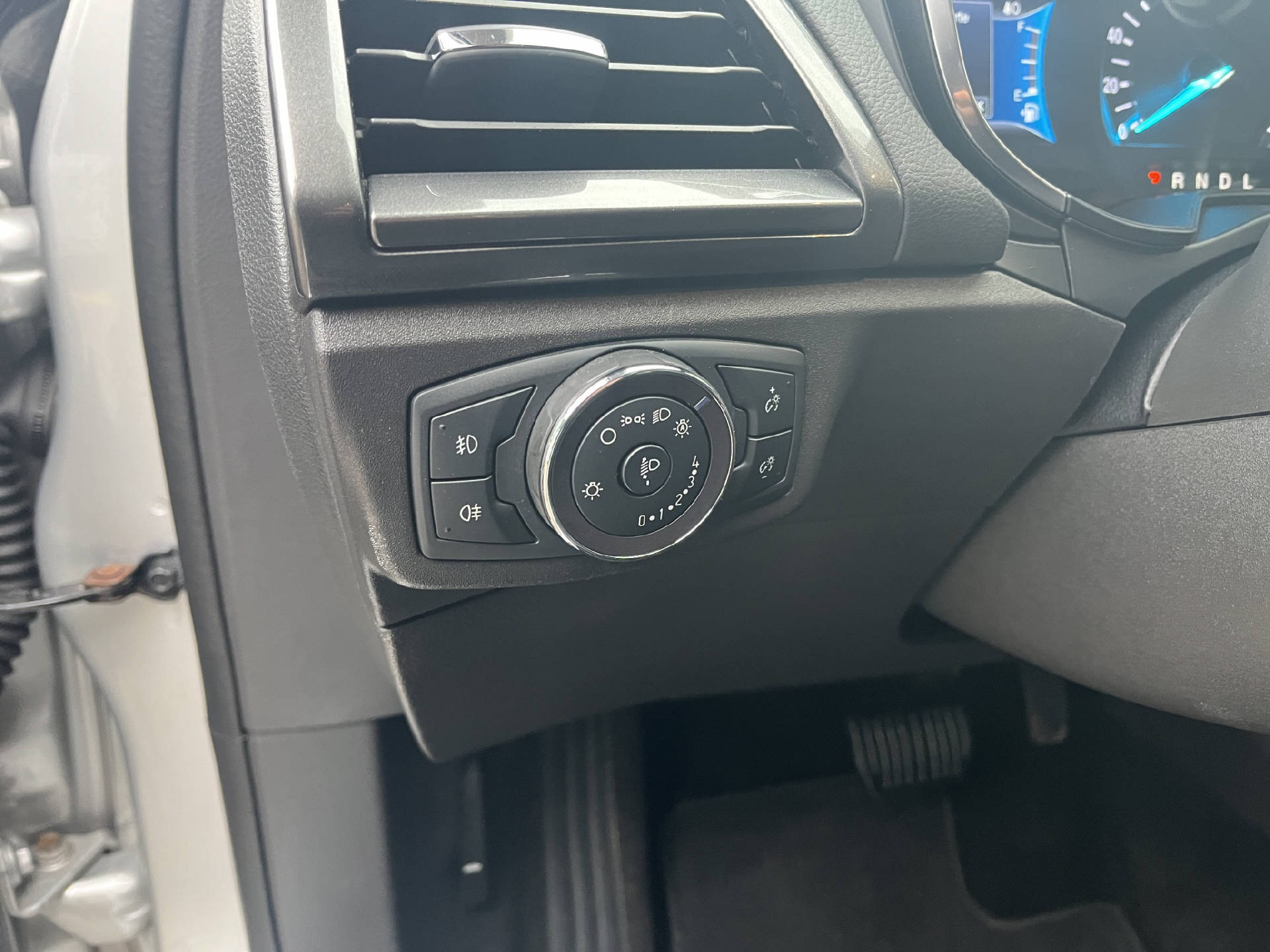 FORD Mondeo Station Wagon 2.0 HEV 187 Titanium-image-28