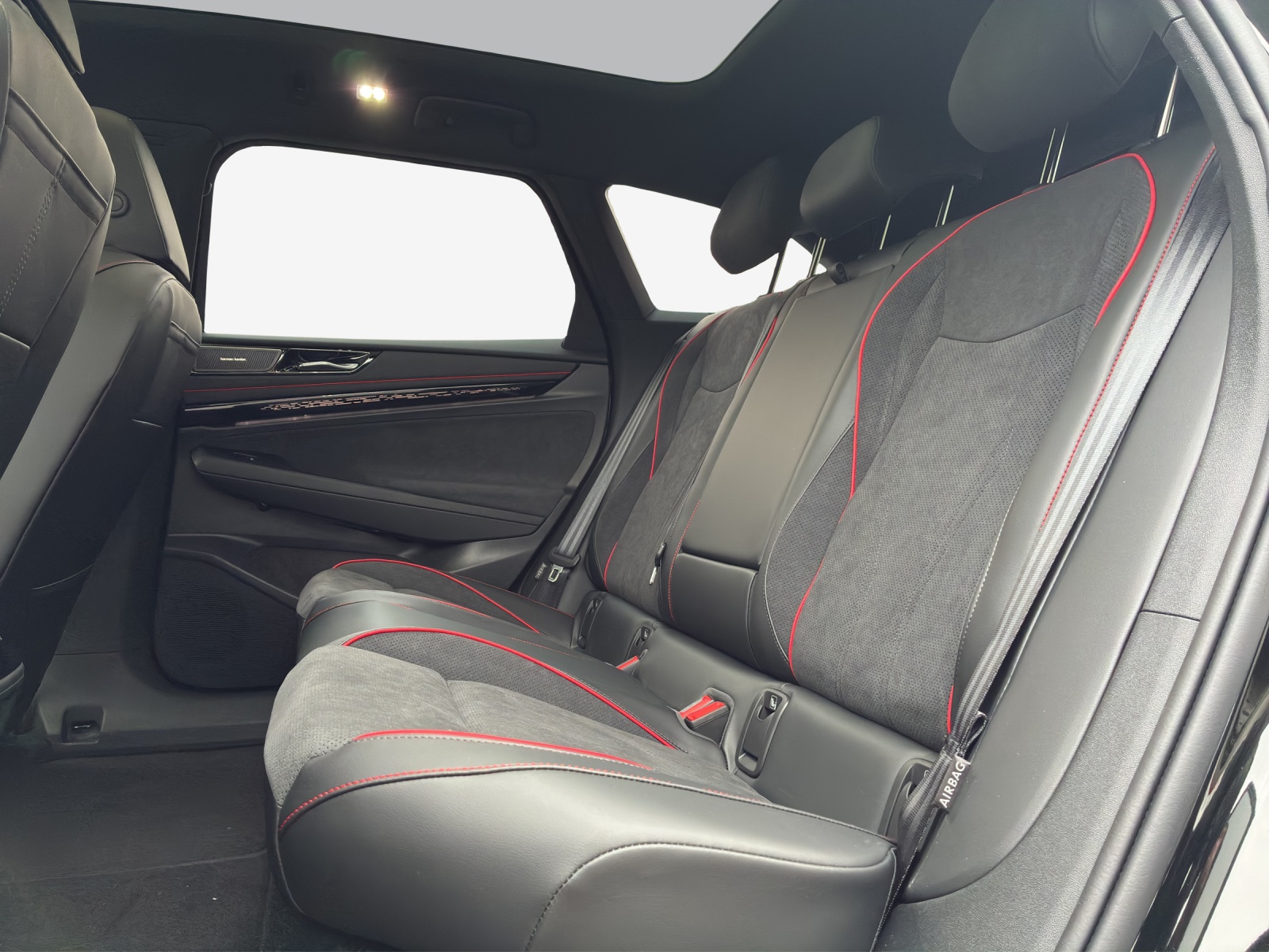 VW ID.7 Tourer GTX 86 kWh GTX 4 Motion-image-11