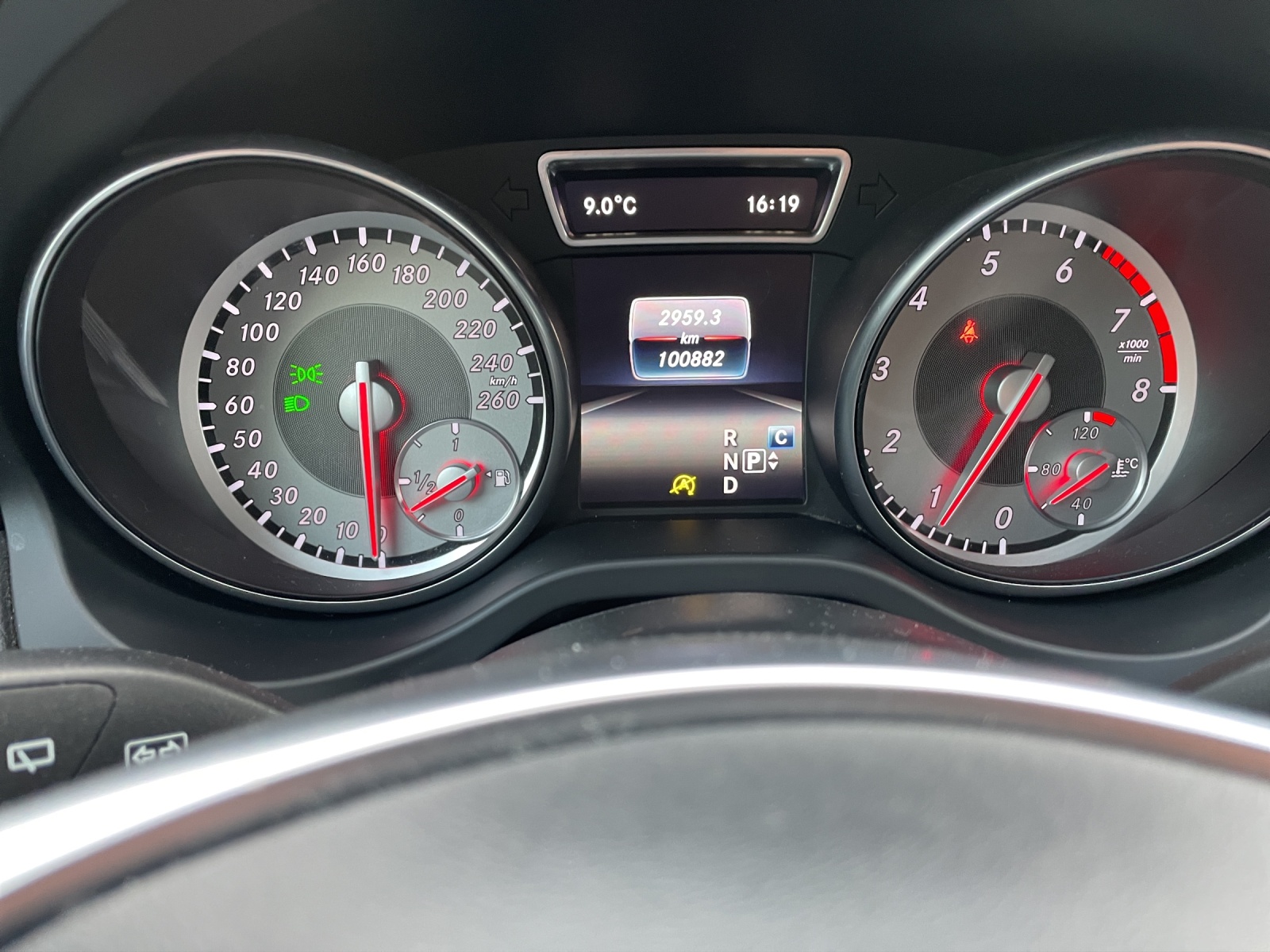 MERCEDES-BENZ GLA 250 AMG Line 4Matic 7G-DCT-image-9