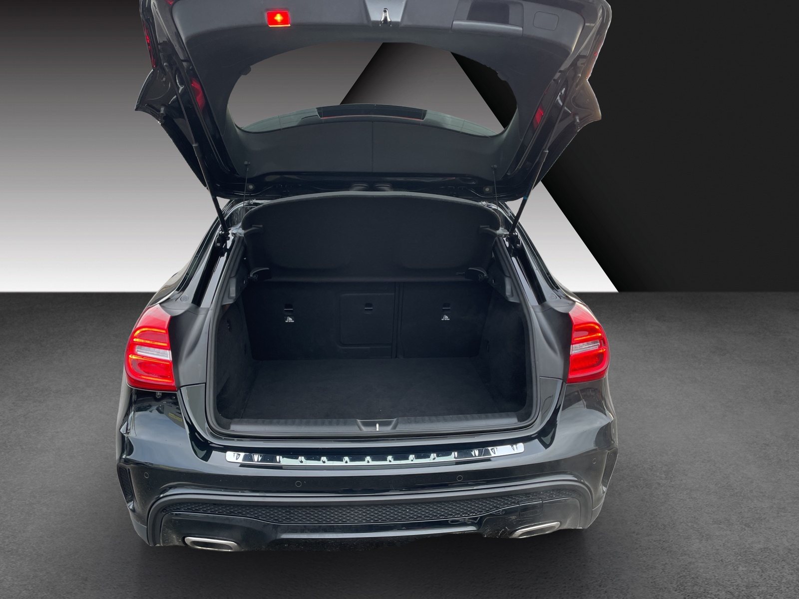 MERCEDES-BENZ GLA 250 AMG Line 4Matic 7G-DCT-image-13