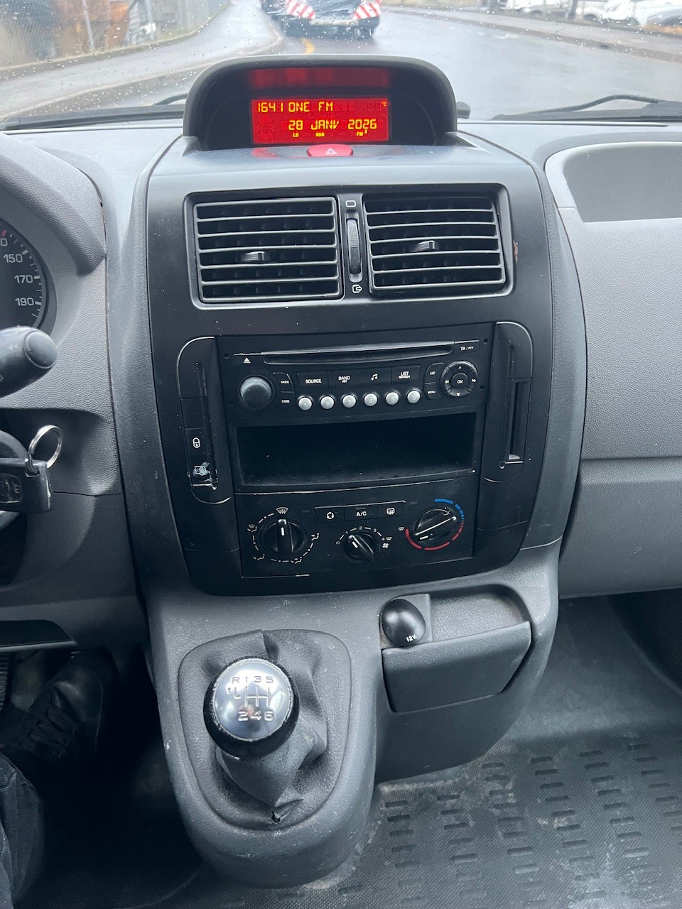 PEUGEOT Expert 2.0 HDi 229 L1H1-image-10