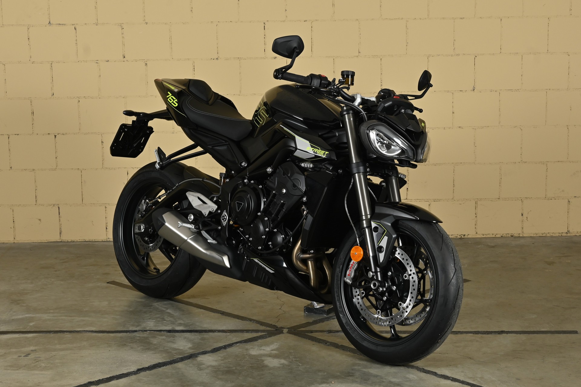 TRIUMPH Street Triple 765 RS-showroom-element-1