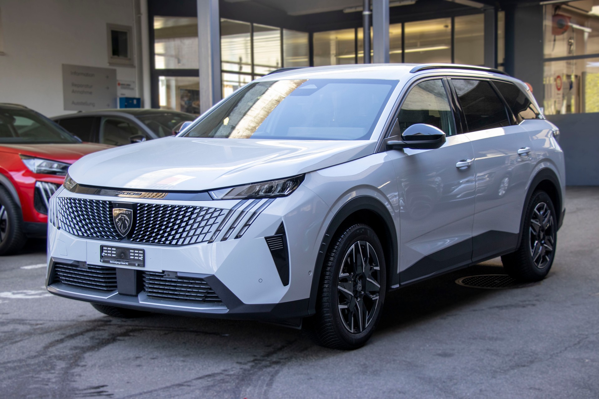 PEUGEOT 5008 145 Hybrid e-DCS6 Allure-image-0