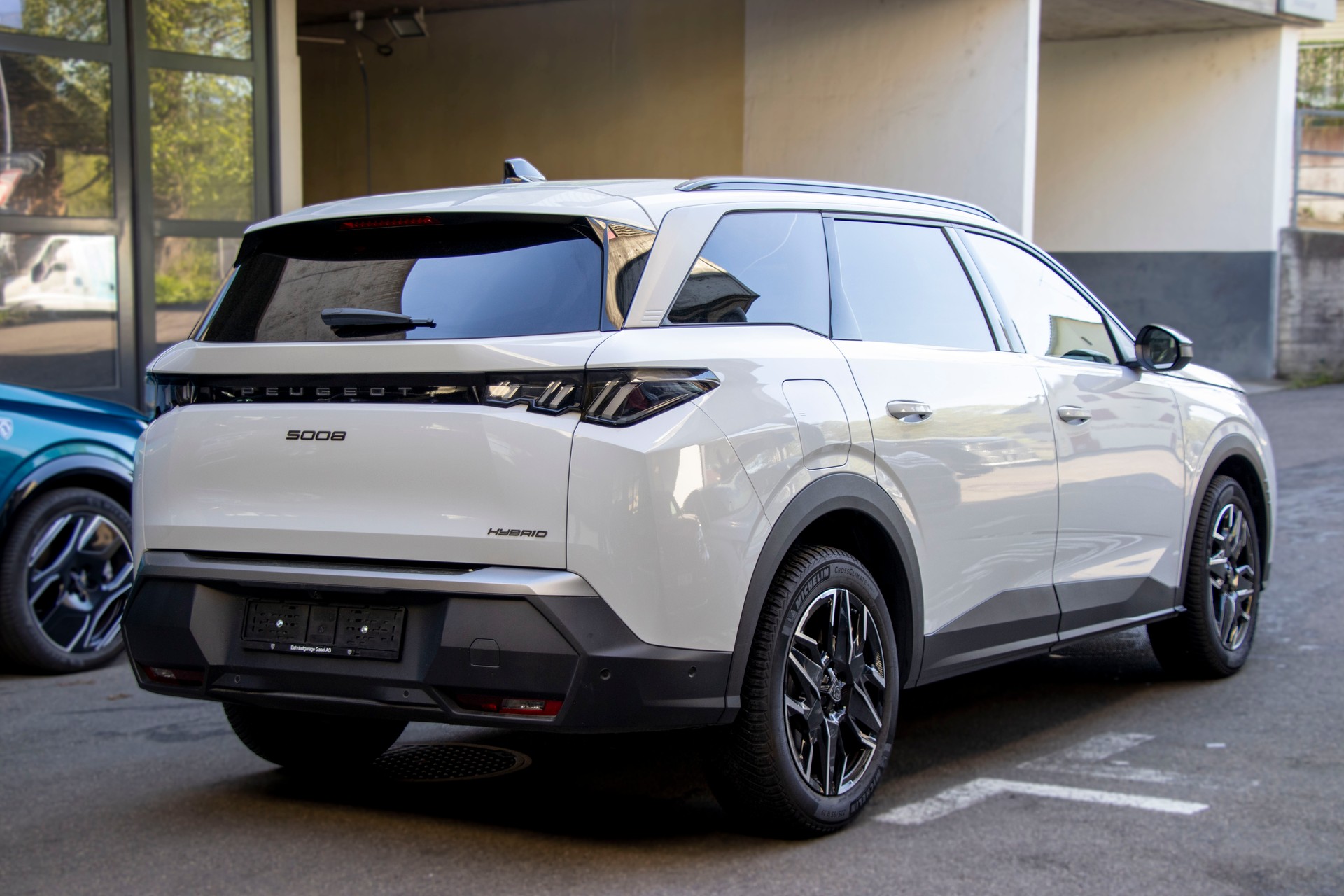 PEUGEOT 5008 145 Hybrid e-DCS6 Allure-image-2