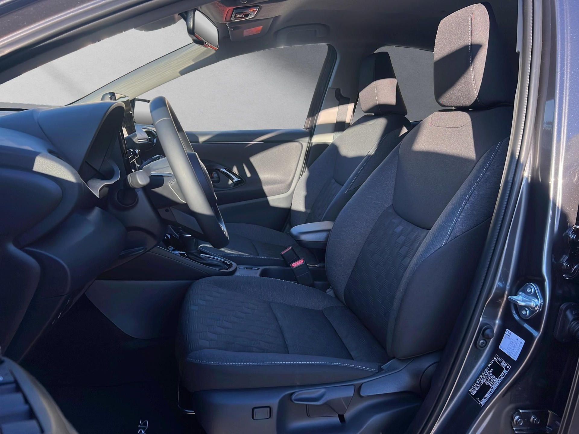 TOYOTA Yaris 1.5 VVT-i HSD Trend-image-8