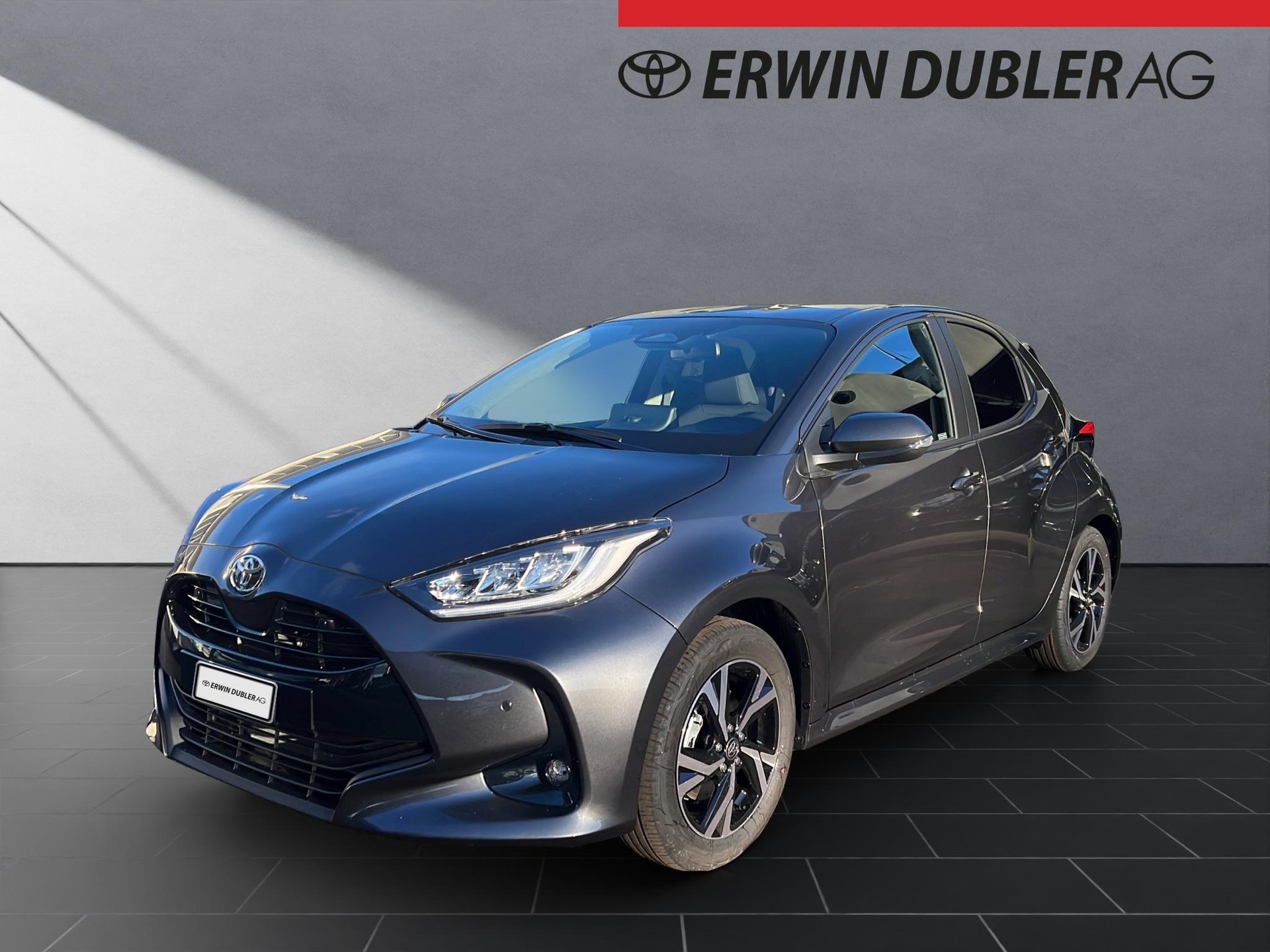 TOYOTA Yaris 1.5 VVT-i HSD Trend-image-0
