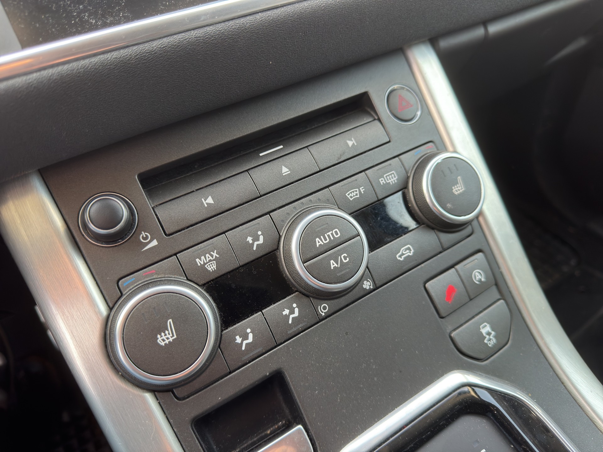LAND ROVER Range Rover Evoque 2.0 TD4 SE-image-10