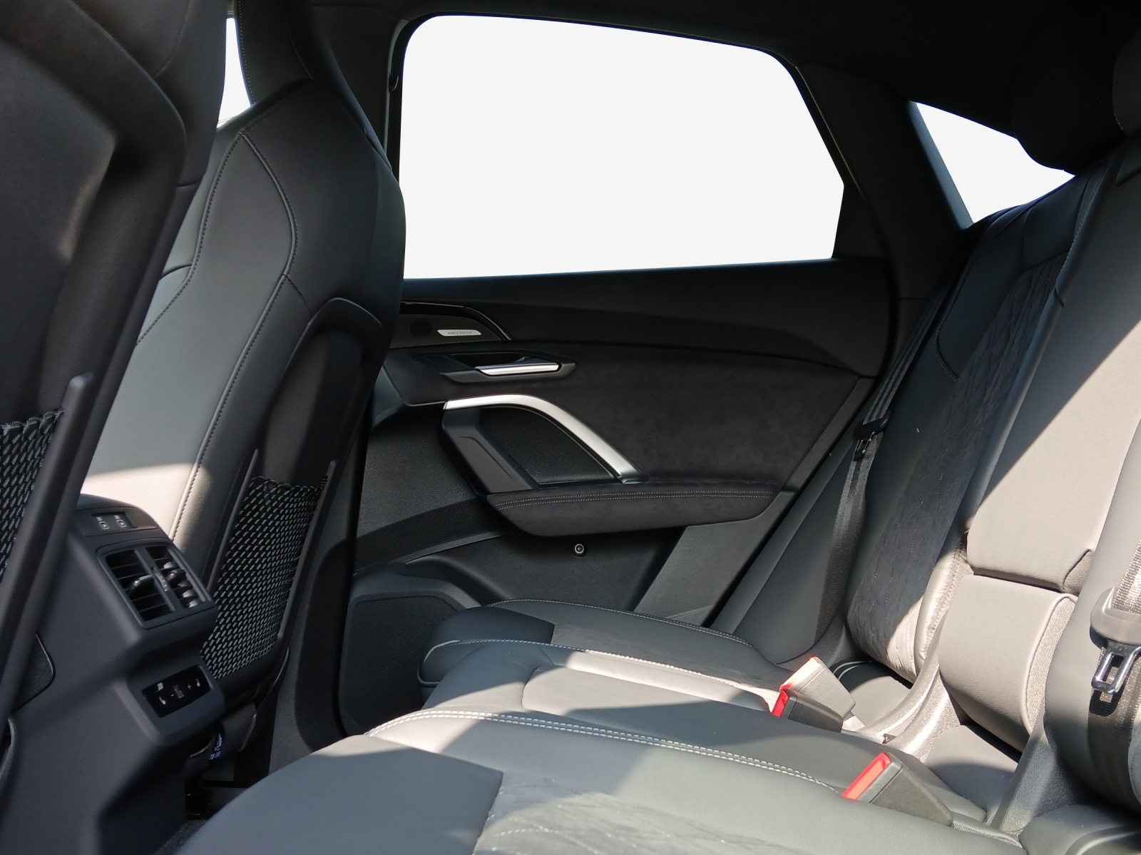 AUDI Q5 Sportback TDI quattro 150 kW S-tronic-image-11