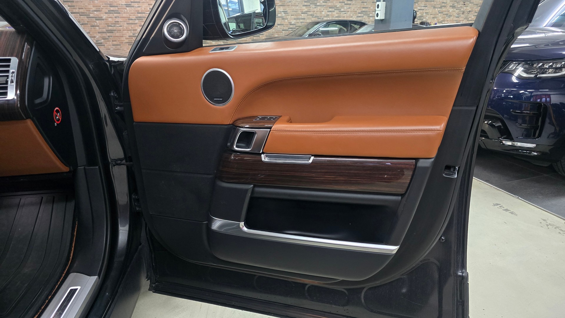 LAND ROVER Range Rover 5.0 V8 SC Autobiography Automatic-image-24