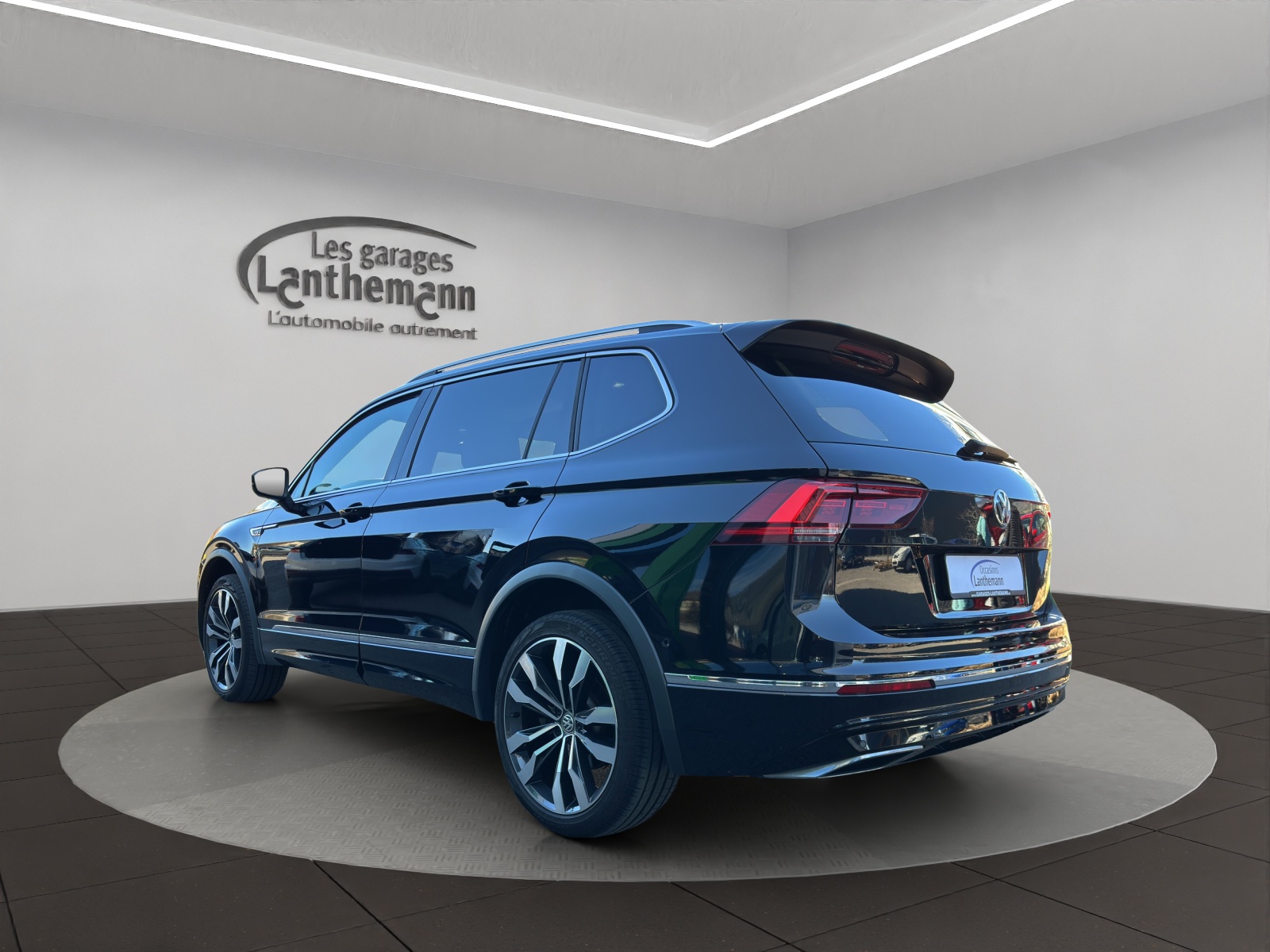 VW Tiguan Allspace 2.0 TDI SCR Highline 4Motion DSG-image-2