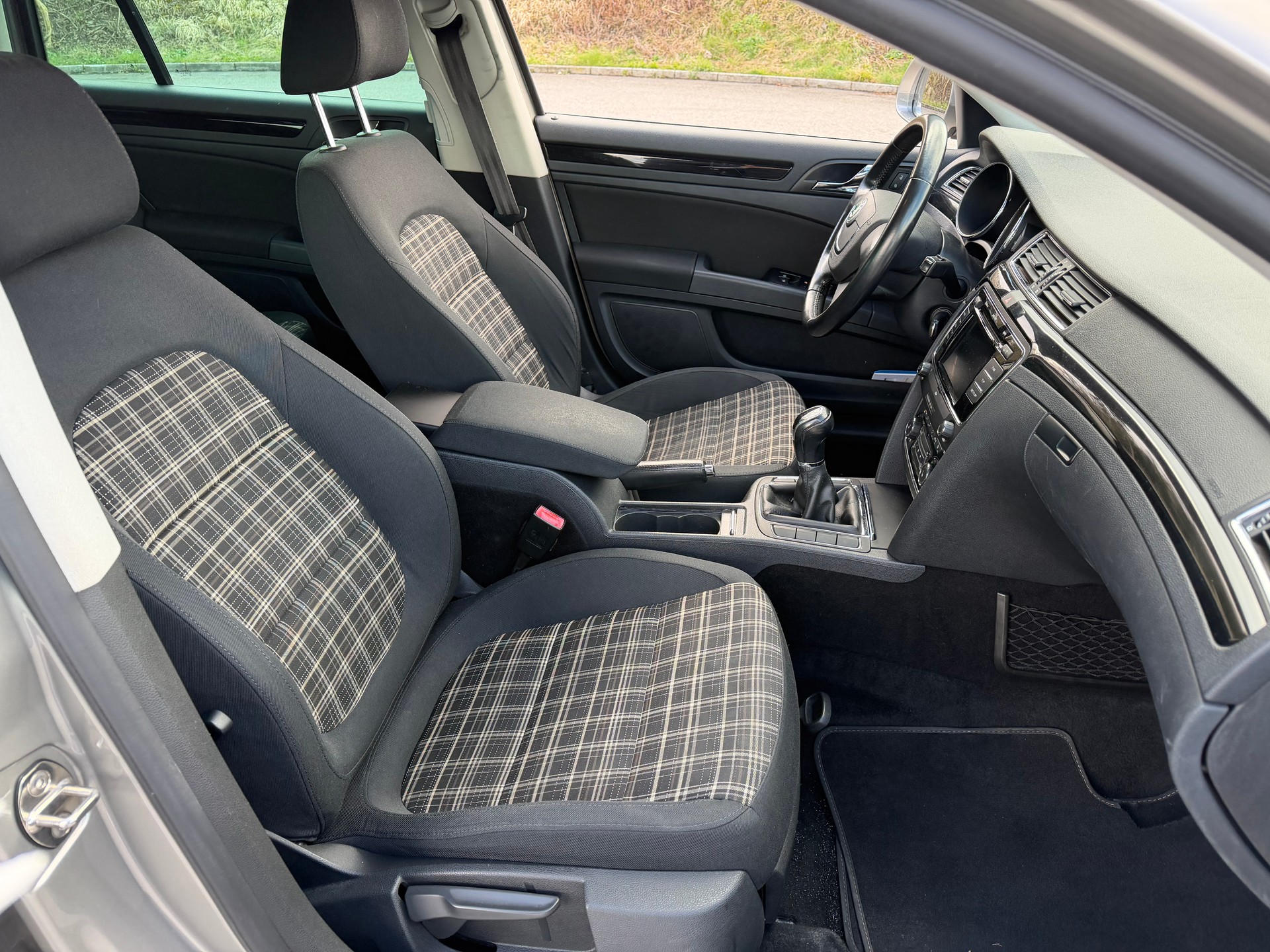 SKODA Superb Combi 1.8 TSI Elegance 4x4-image-6