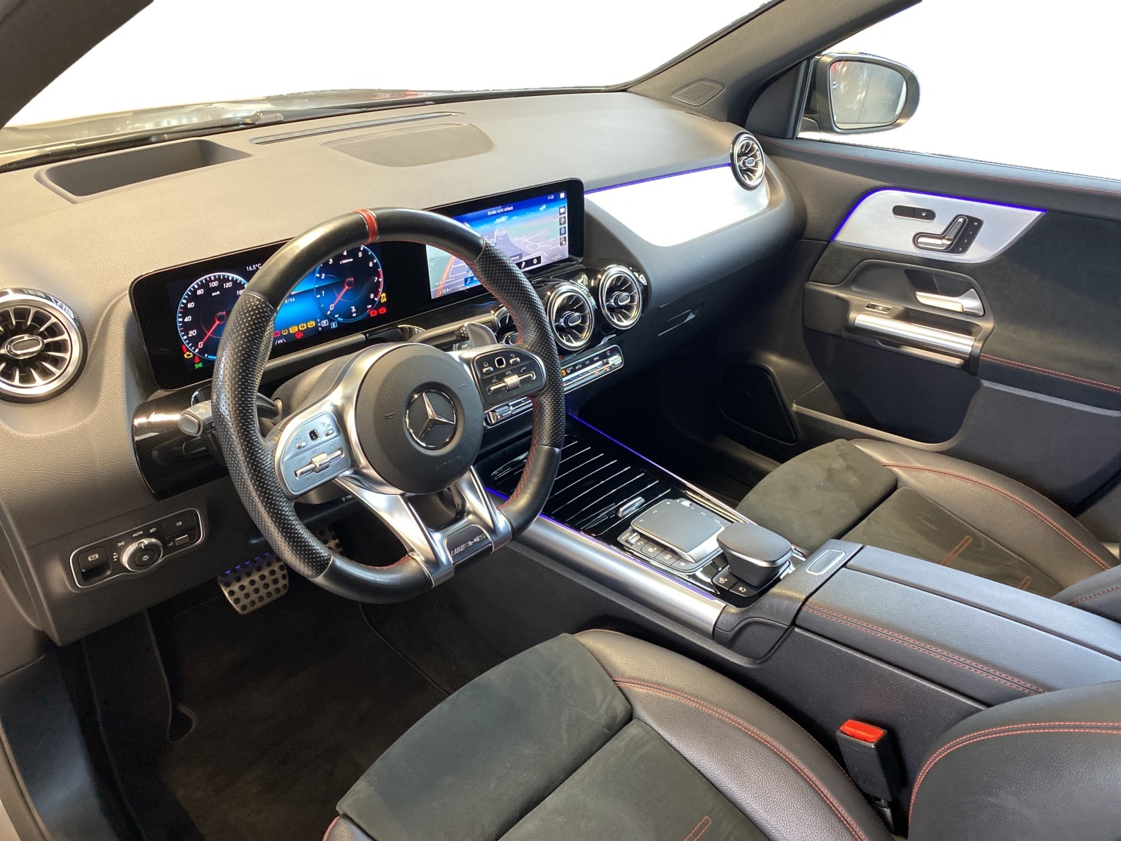MERCEDES-BENZ GLA 35 AMG 4MATIC-image-10