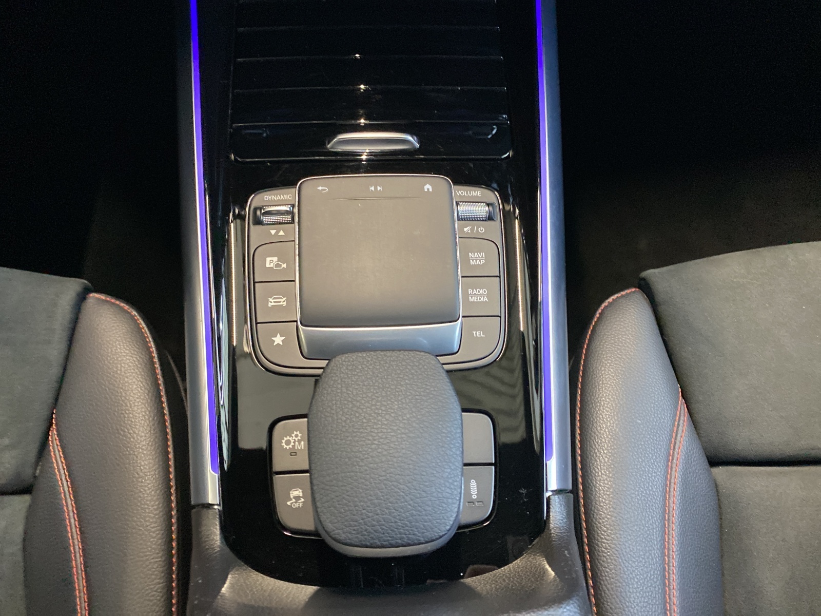 MERCEDES-BENZ GLA 35 AMG 4MATIC-image-8