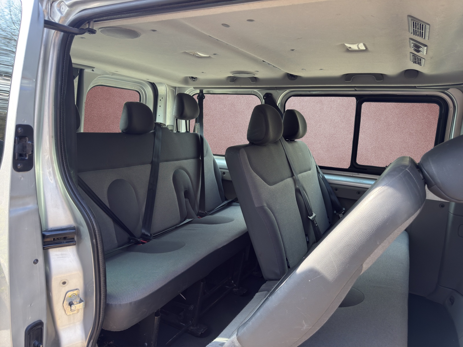 RENAULT Trafic 2.0dCi Eco Passenger Authentique-image-8