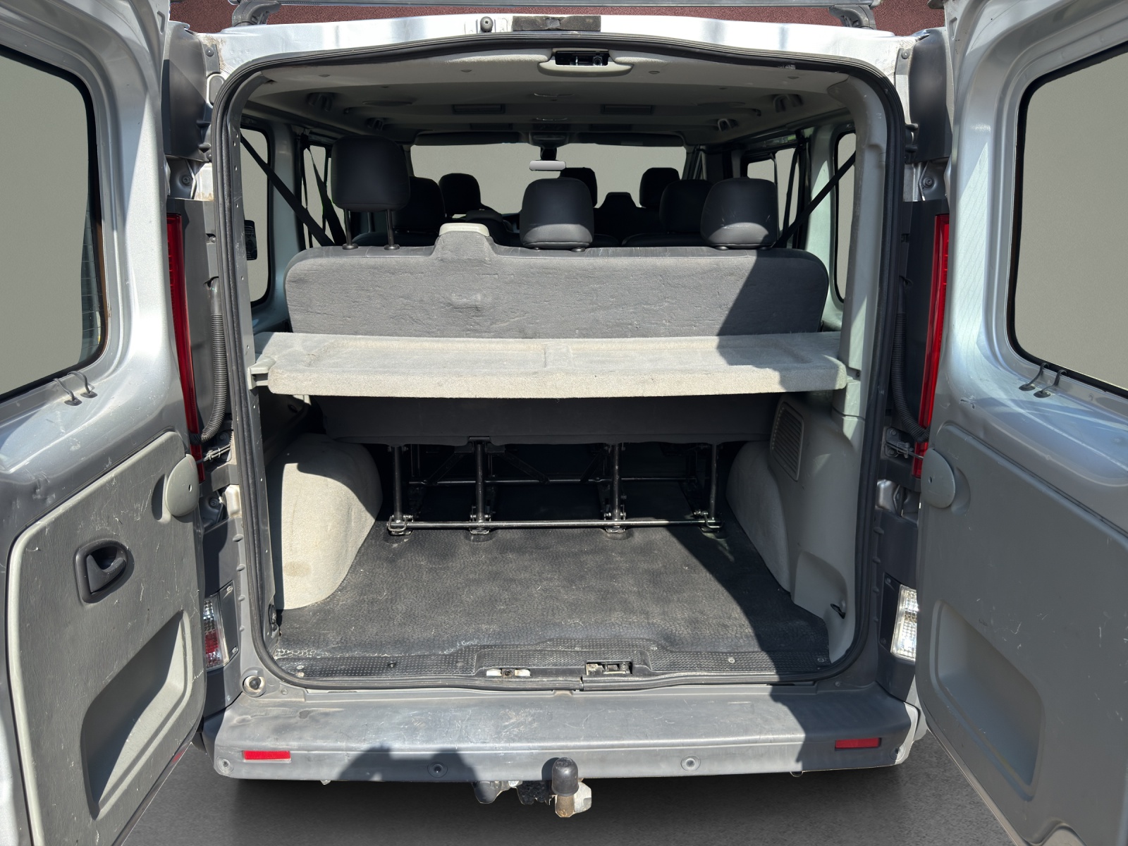RENAULT Trafic 2.0dCi Eco Passenger Authentique-image-13