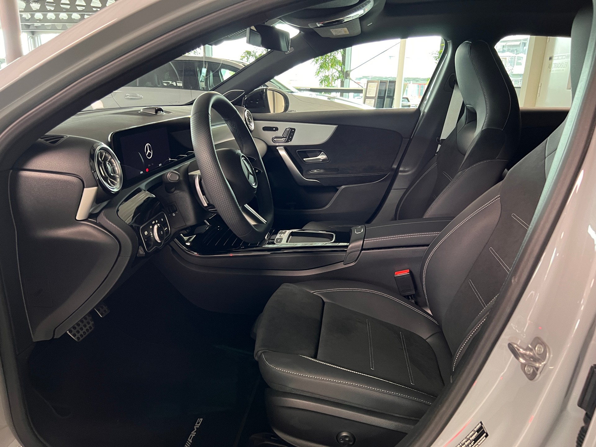 MERCEDES-BENZ A 250 4Matic 8G-DCT-image-7