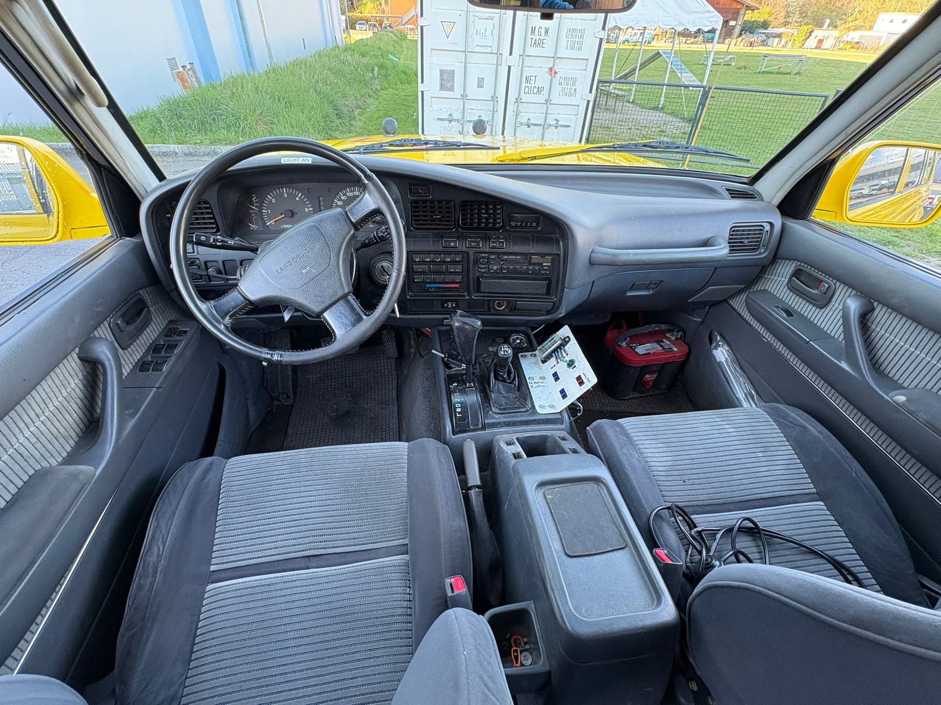 TOYOTA FZJ80L VX Super Saloon-image-3
