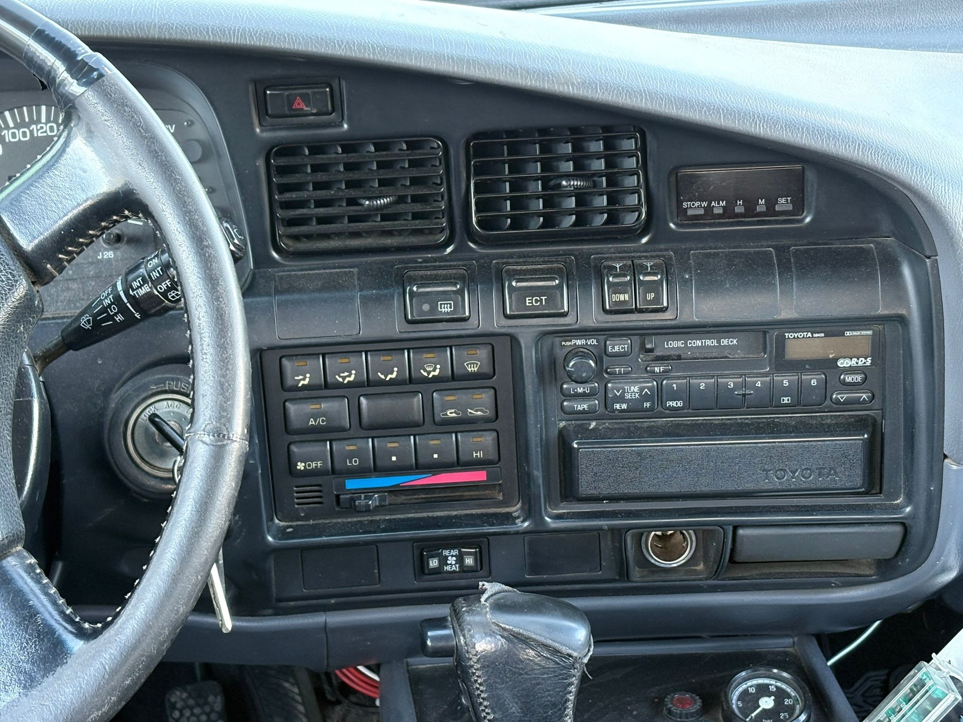 TOYOTA FZJ80L VX Super Saloon-image-6