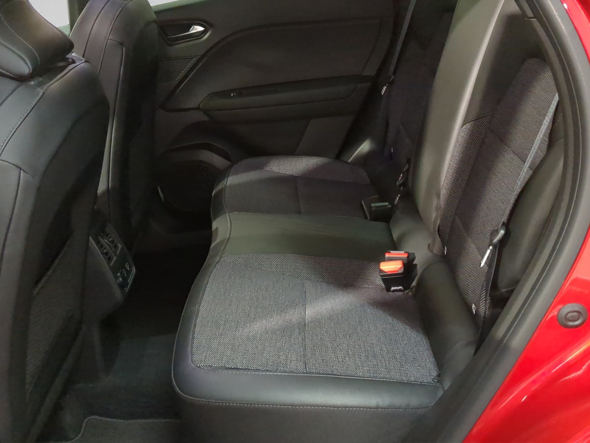RENAULT Captur 1.6 E-Tech 145 Rive Gauche DHT-image-13