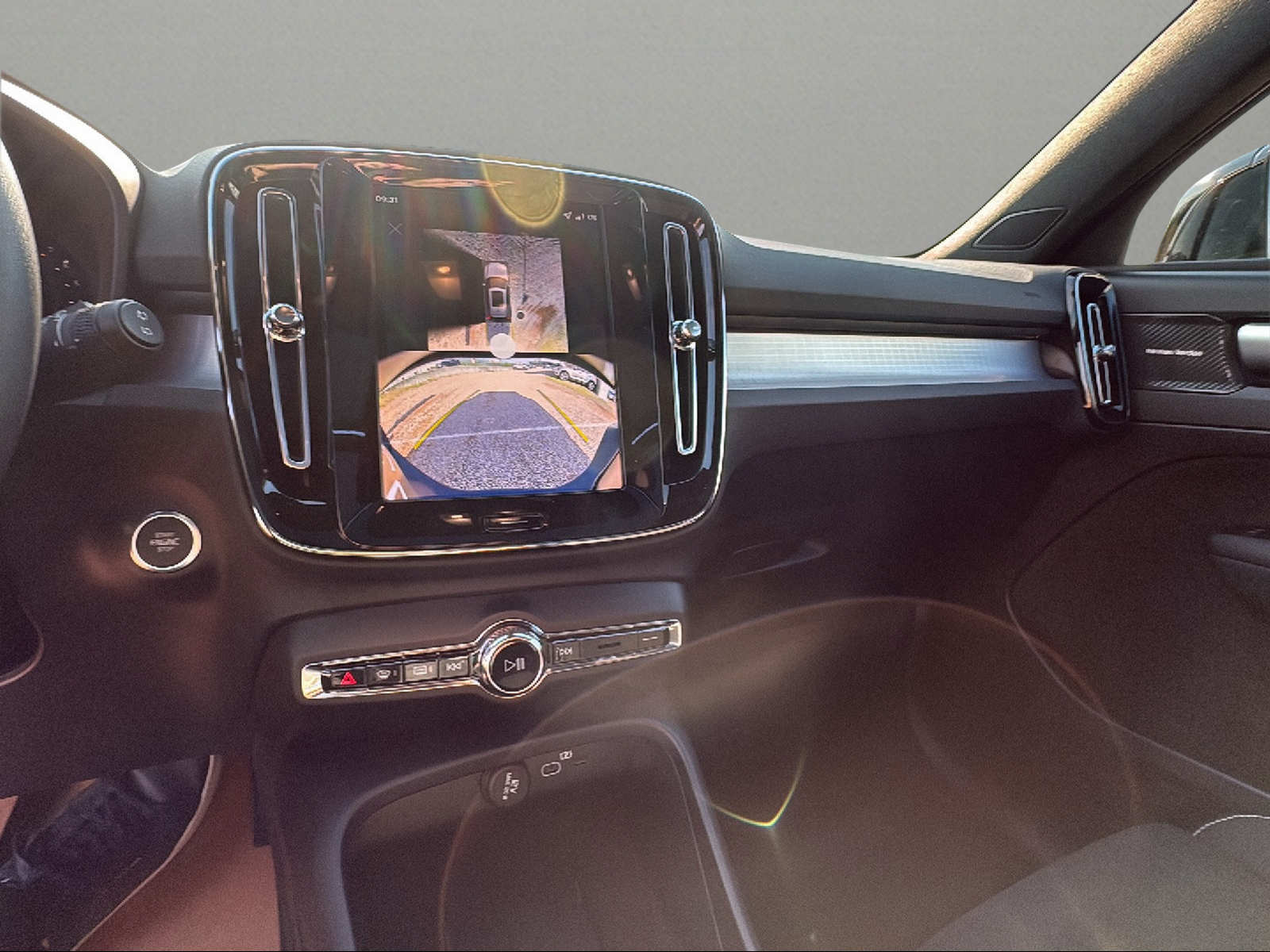 VOLVO XC40 B3 Benzin Mild Hybrid Plus Dark DCT-image-5