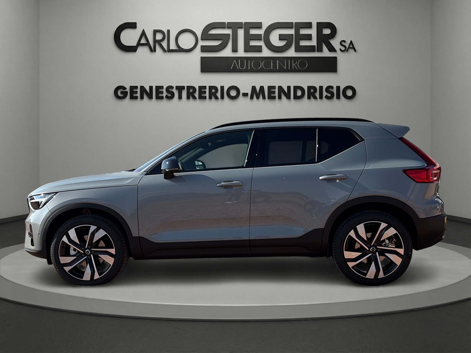 VOLVO XC40 B3 Benzin Mild Hybrid Plus Dark DCT-image-3