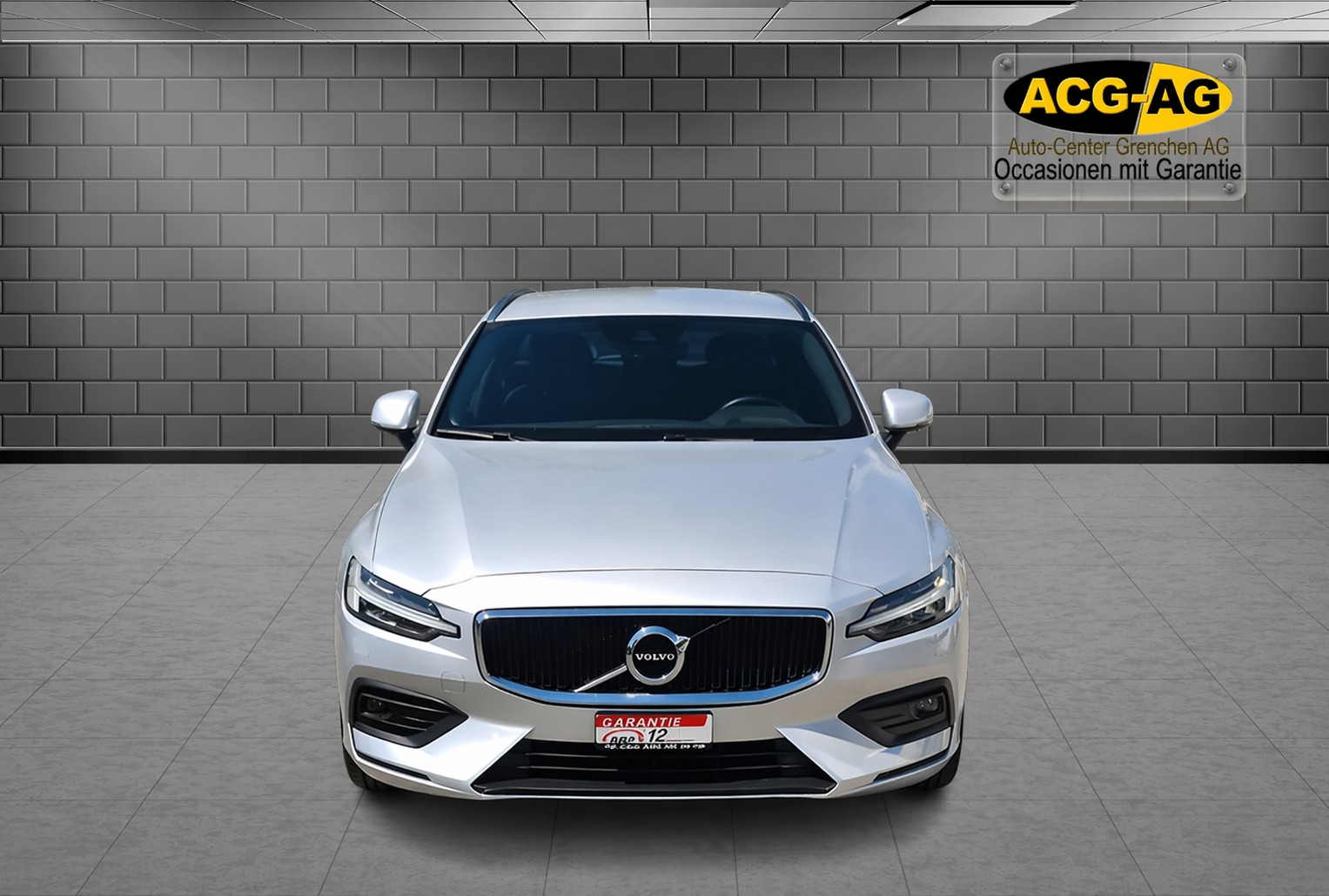 VOLVO V60 D3 AWD Momentum Geartronic ** CH-Fahrzeug mit Gratis Service Paket 150000 km oder 10 Jahre **-image-1