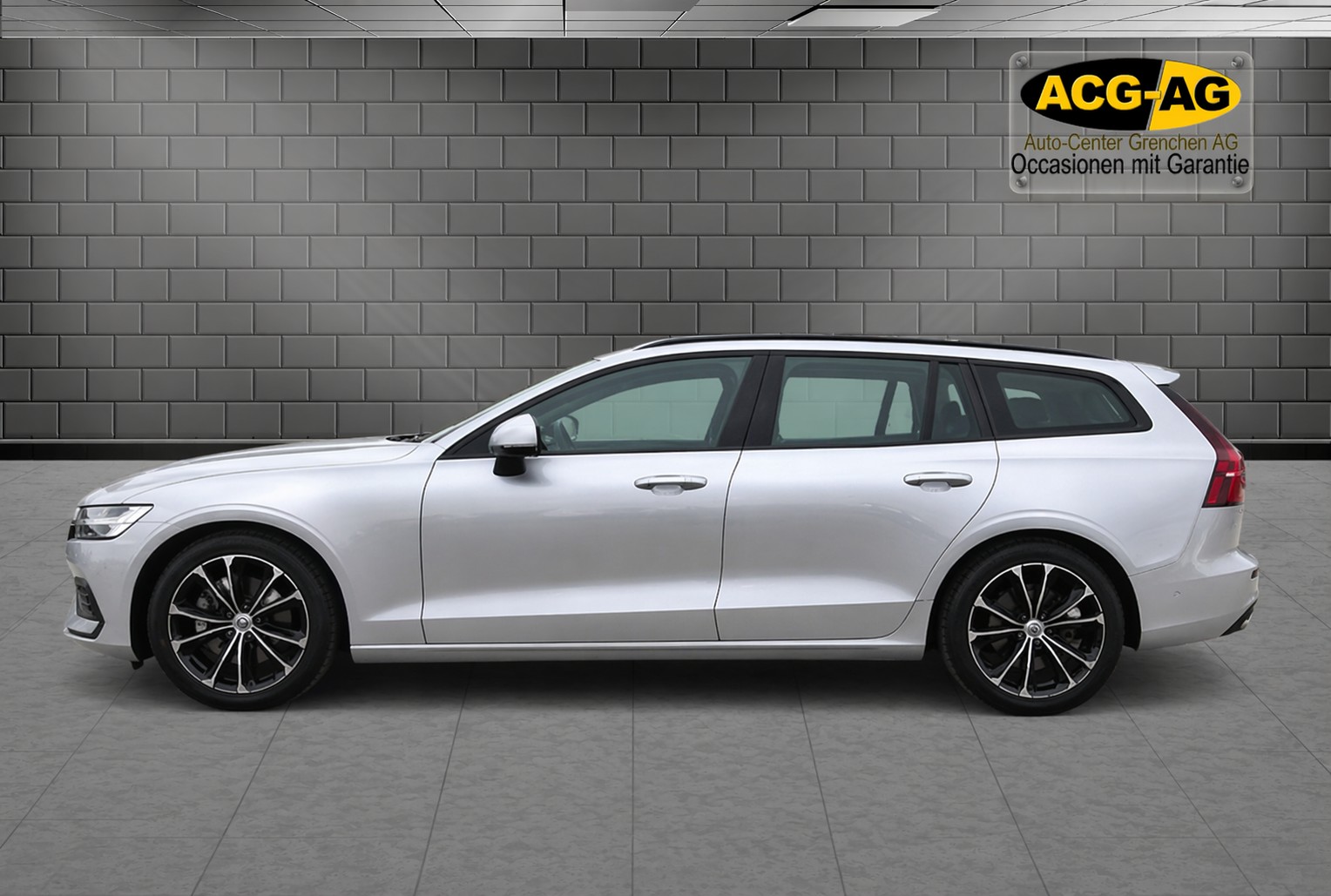 VOLVO V60 D3 AWD Momentum Geartronic ** CH-Fahrzeug mit Gratis Service Paket 150000 km oder 10 Jahre **-image-3
