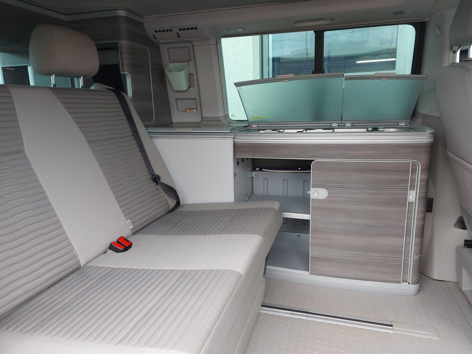 VW T6 California 3000 2.0 TDI 150 Oc. Liberty DSG 4m-image-11