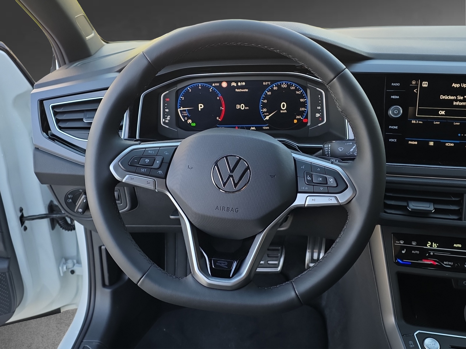 VW Polo 1.0 TSI R-Line DSG-image-8