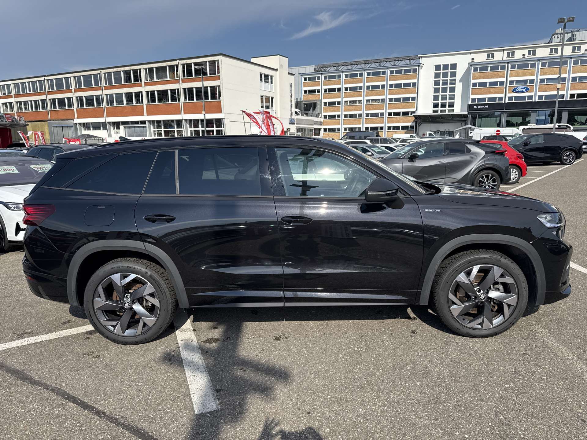 SKODA Kodiaq 2.0 TDi Sportline DSG-Automat 7-Plätzer-image-10