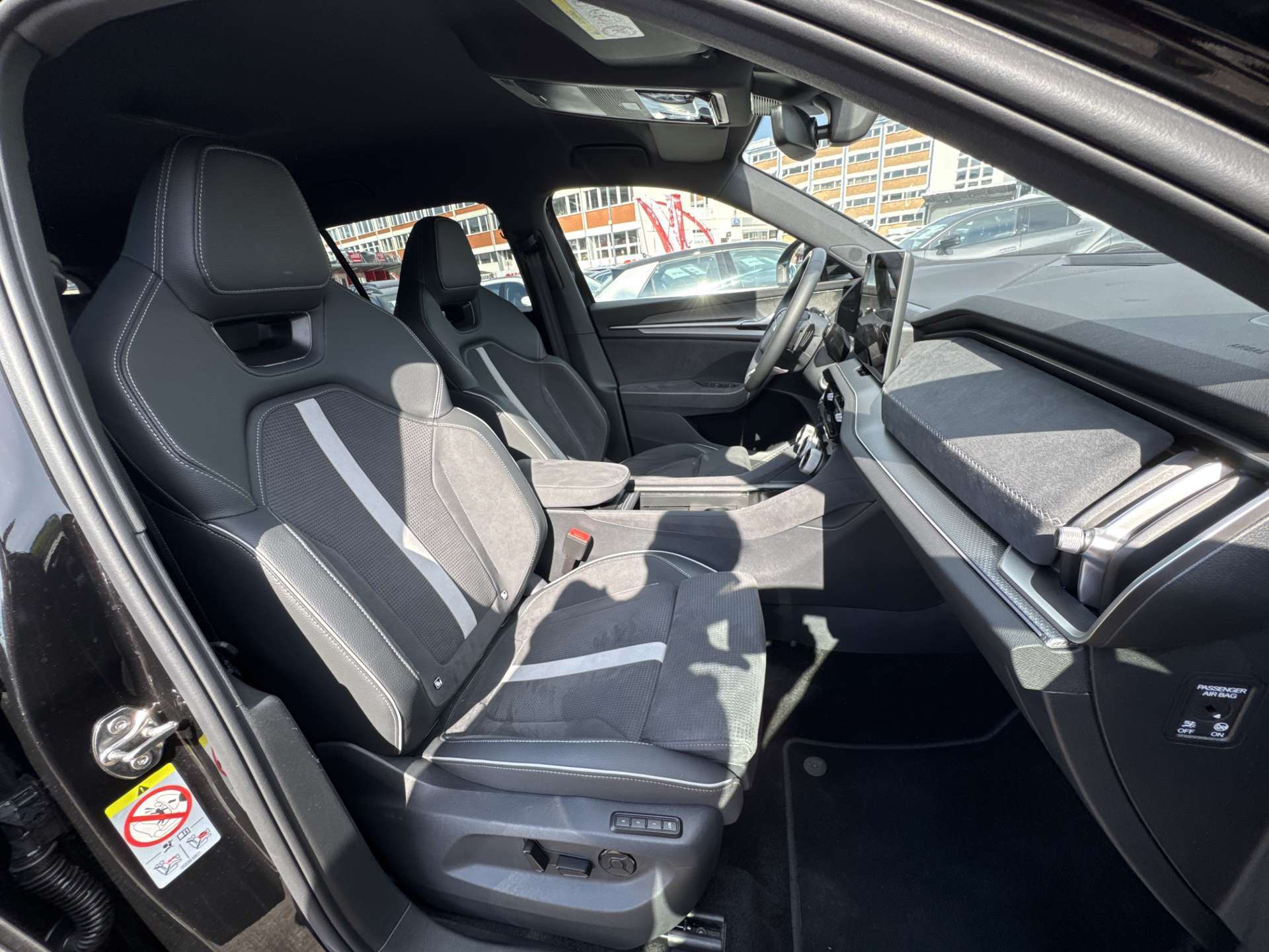 SKODA Kodiaq 2.0 TDi Sportline DSG-Automat 7-Plätzer-image-12
