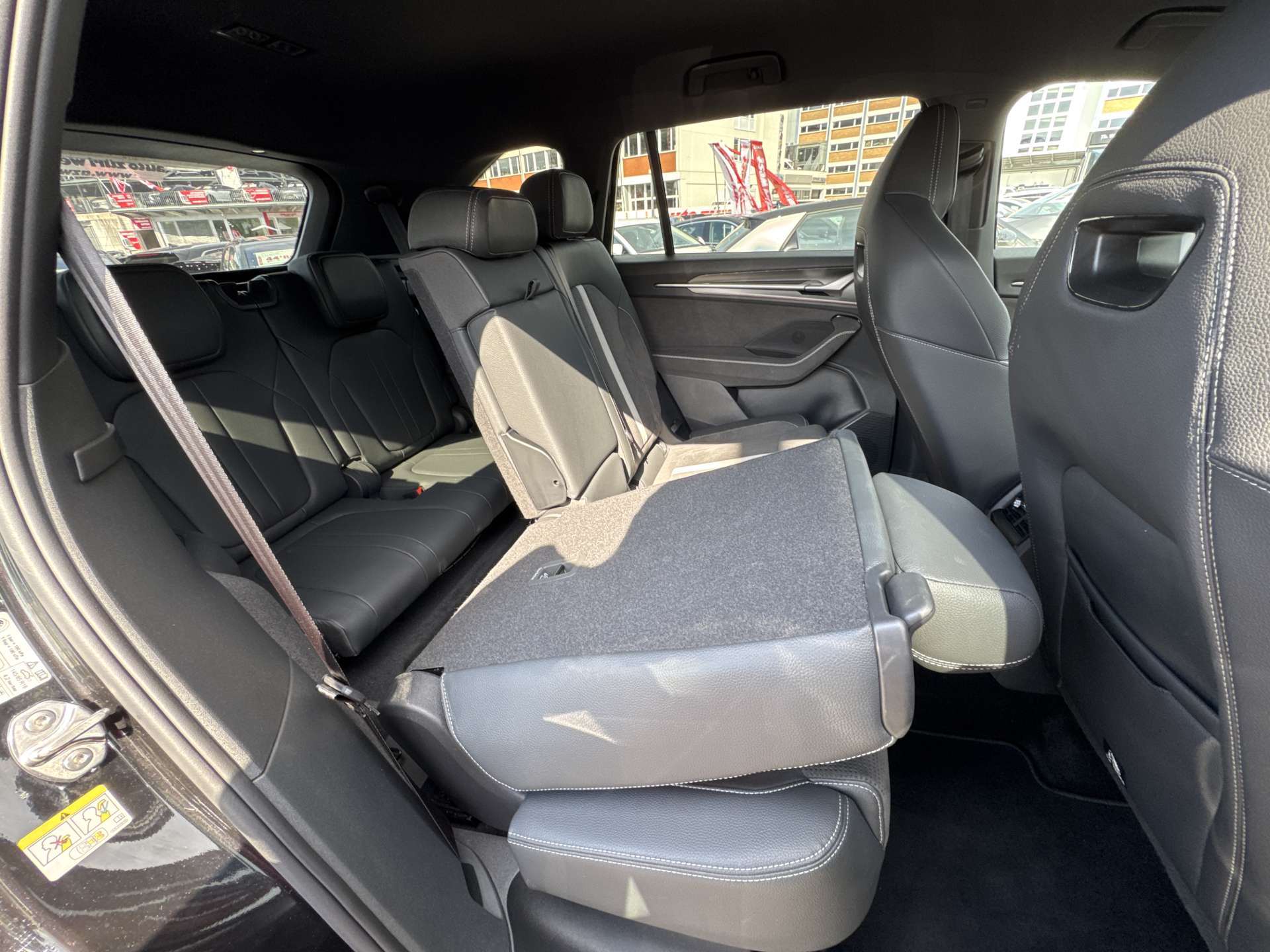 SKODA Kodiaq 2.0 TDi Sportline DSG-Automat 7-Plätzer-image-6