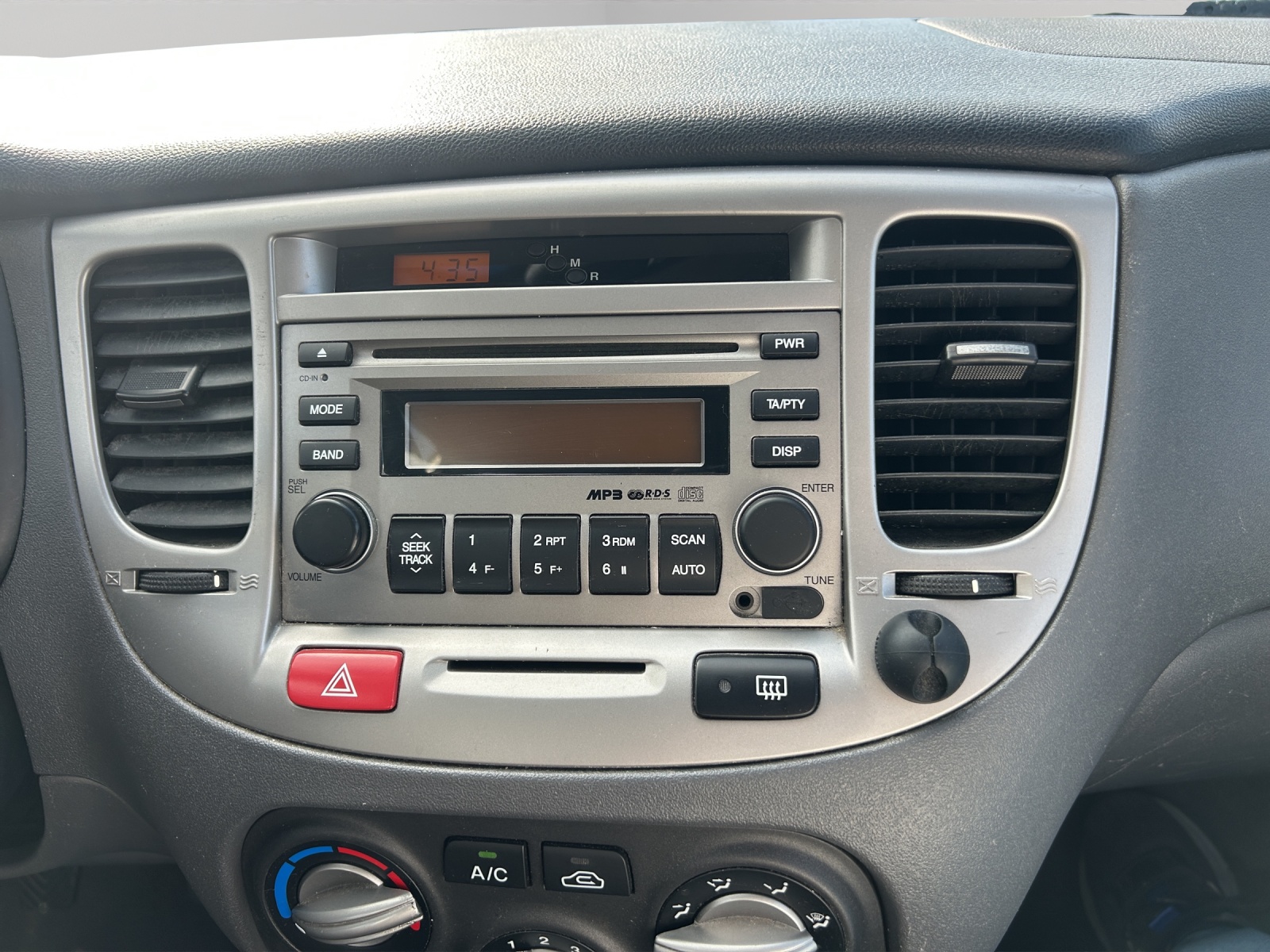KIA Rio 1.4 16V Style-image-11
