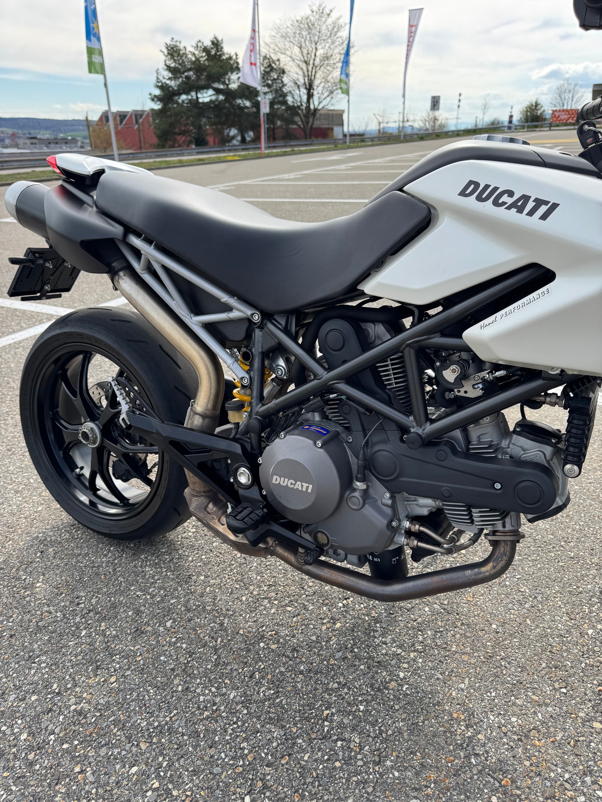 DUCATI Hypermotard 796-image-8