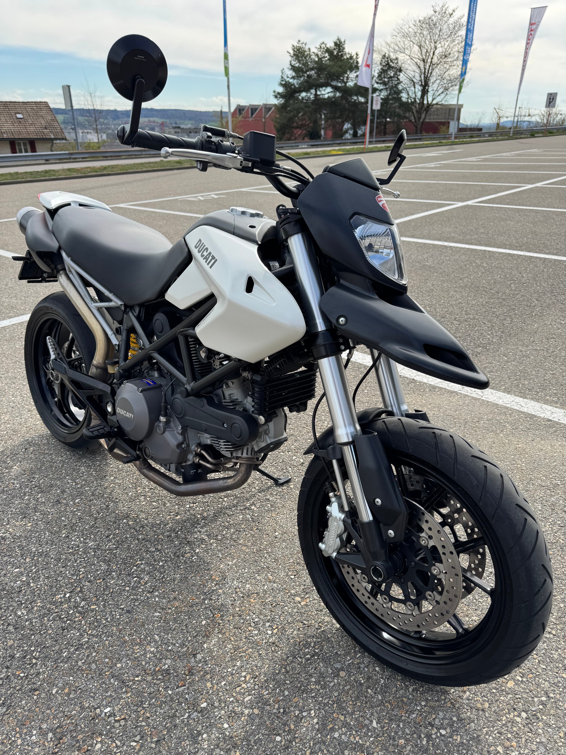 DUCATI Hypermotard 796-image-2