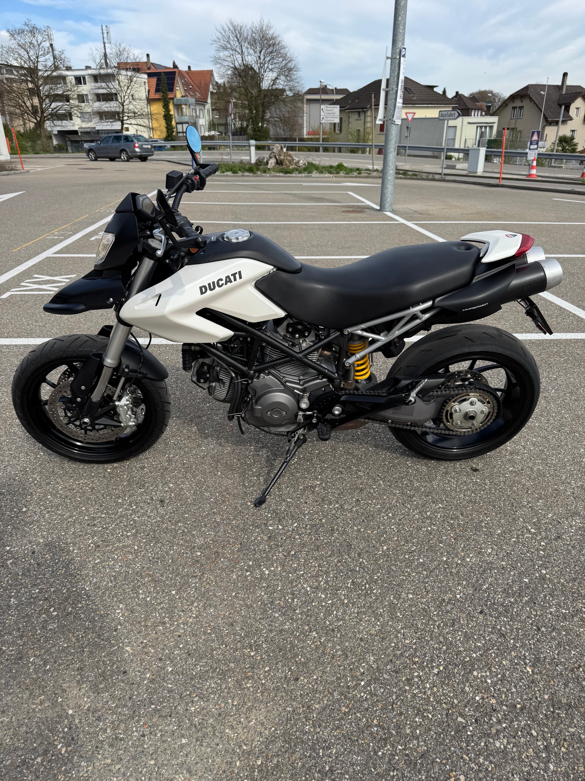 DUCATI Hypermotard 796-image-6