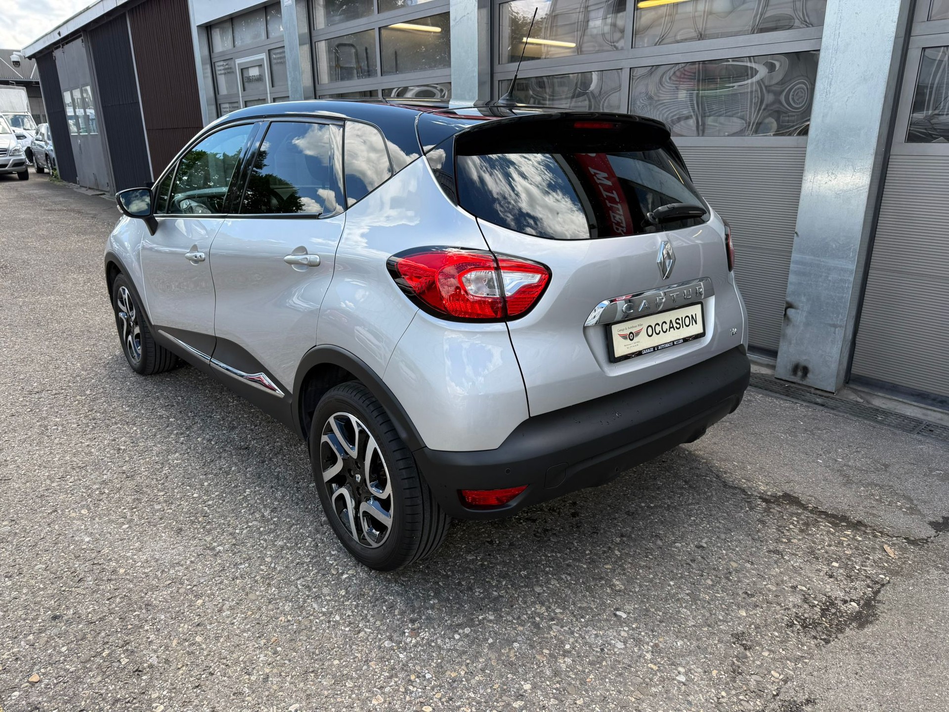 RENAULT Captur 1.2 T 16V Privilège EDC-image-6
