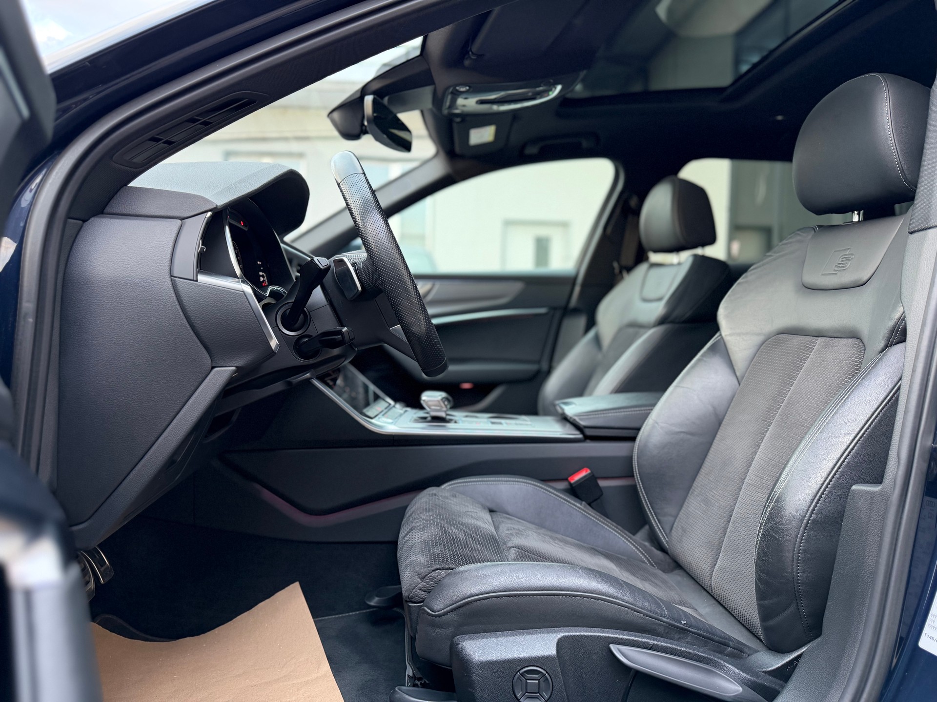 AUDI A6 Avant 55 TFSI Sport quattro S-tronic-image-9