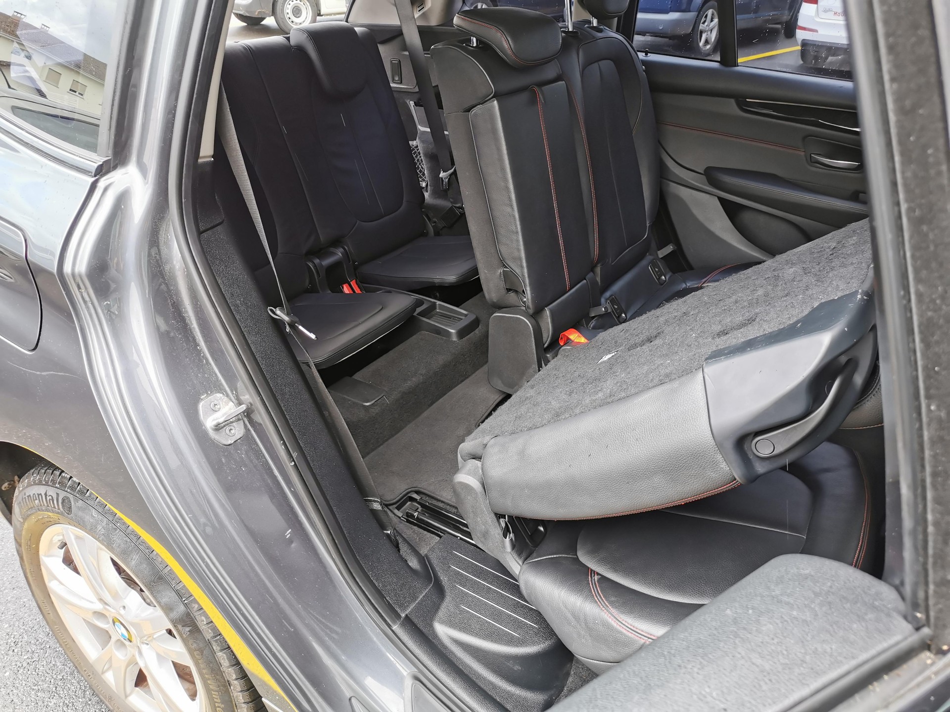 BMW 218d Gran Tourer-image-14