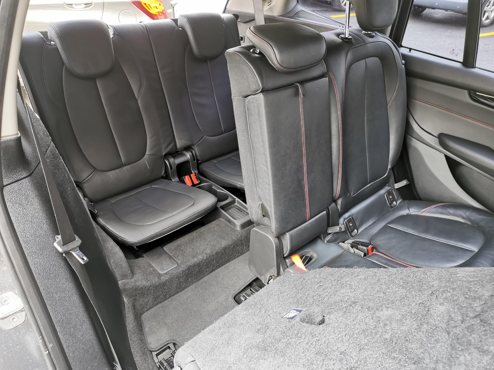 BMW 218d Gran Tourer-image-15