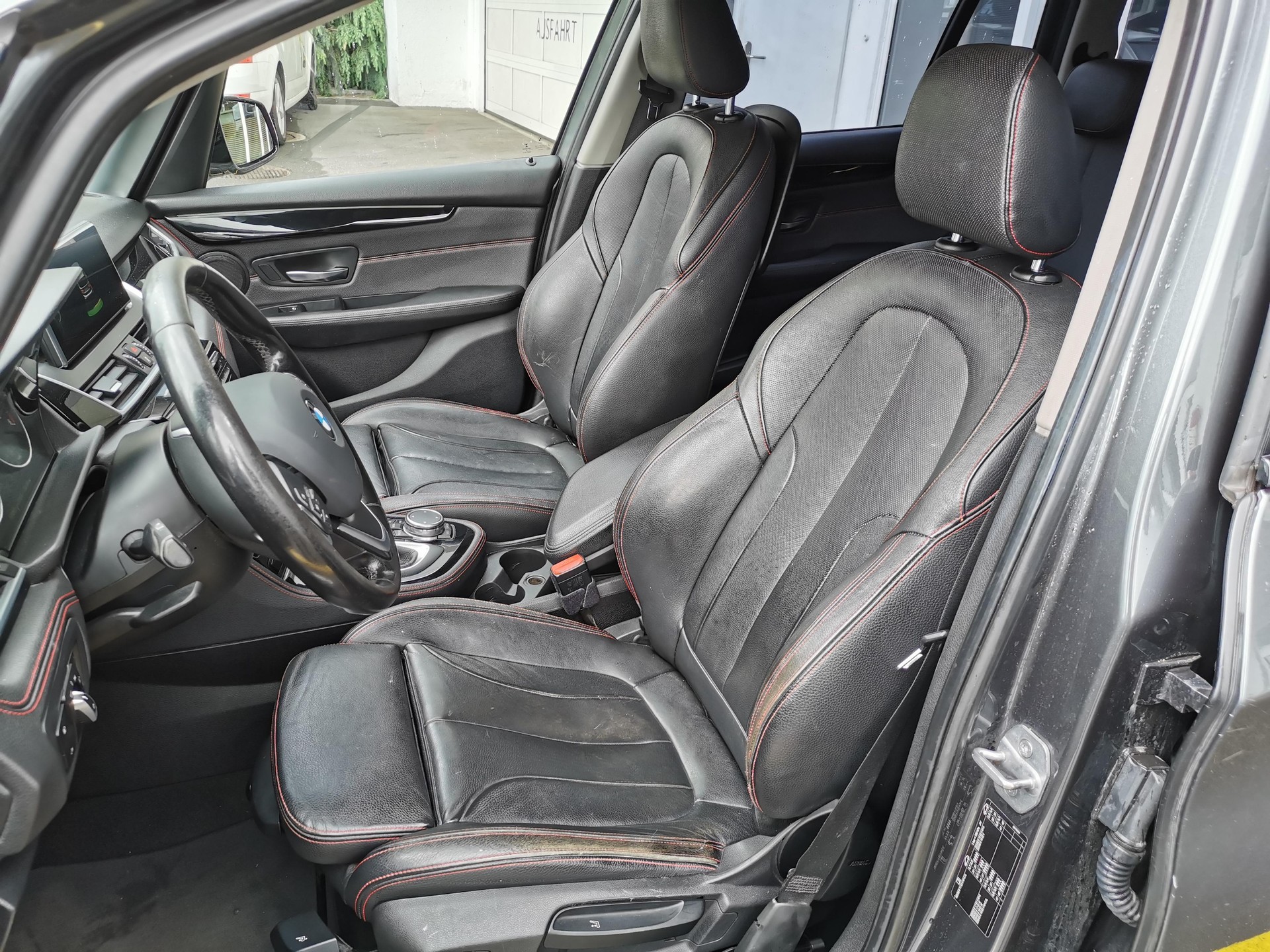 BMW 218d Gran Tourer-image-7