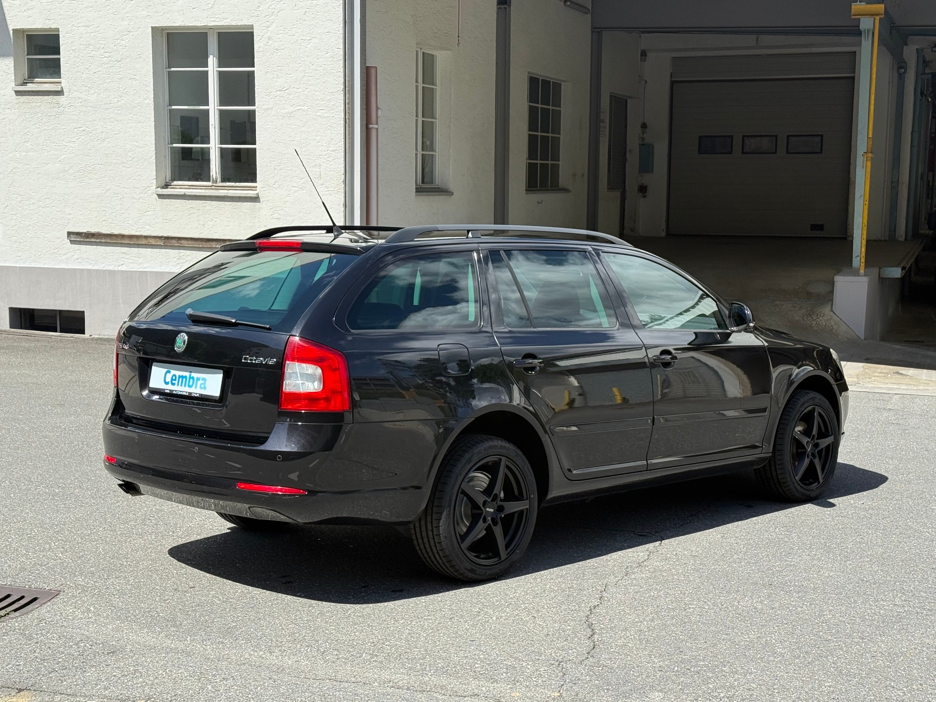 SKODA Octavia Combi 1.8 TSI Stöckli 4x4-image-4