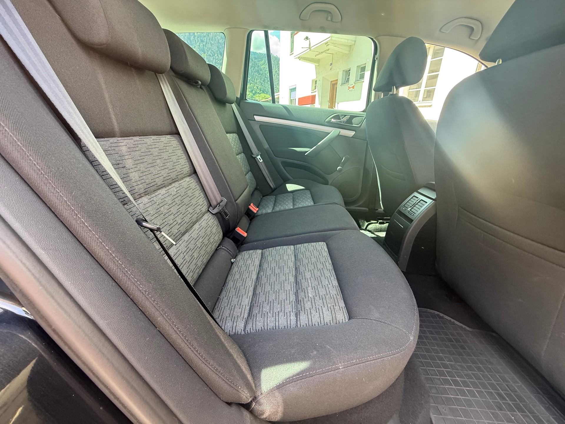 SKODA Octavia Combi 1.8 TSI Stöckli 4x4-image-9