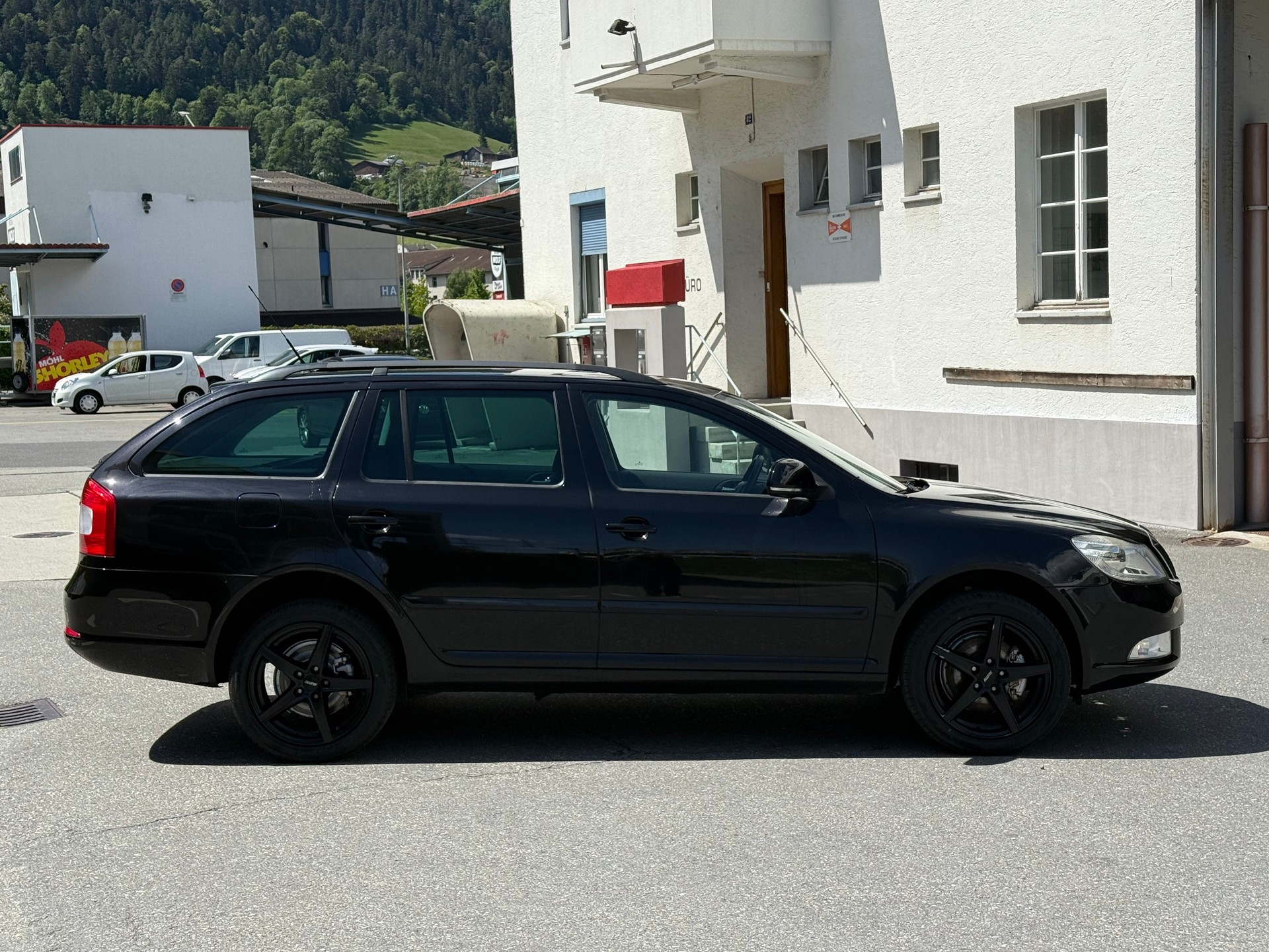 SKODA Octavia Combi 1.8 TSI Stöckli 4x4-image-3