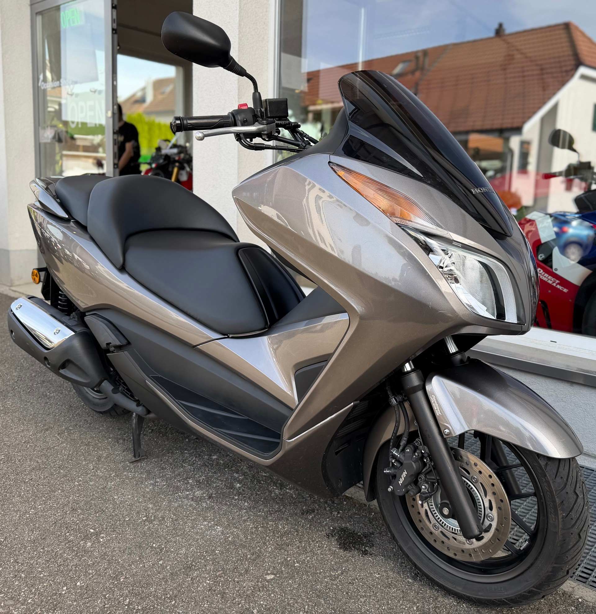HONDA NSS 300 A ABS-showroom-element-2